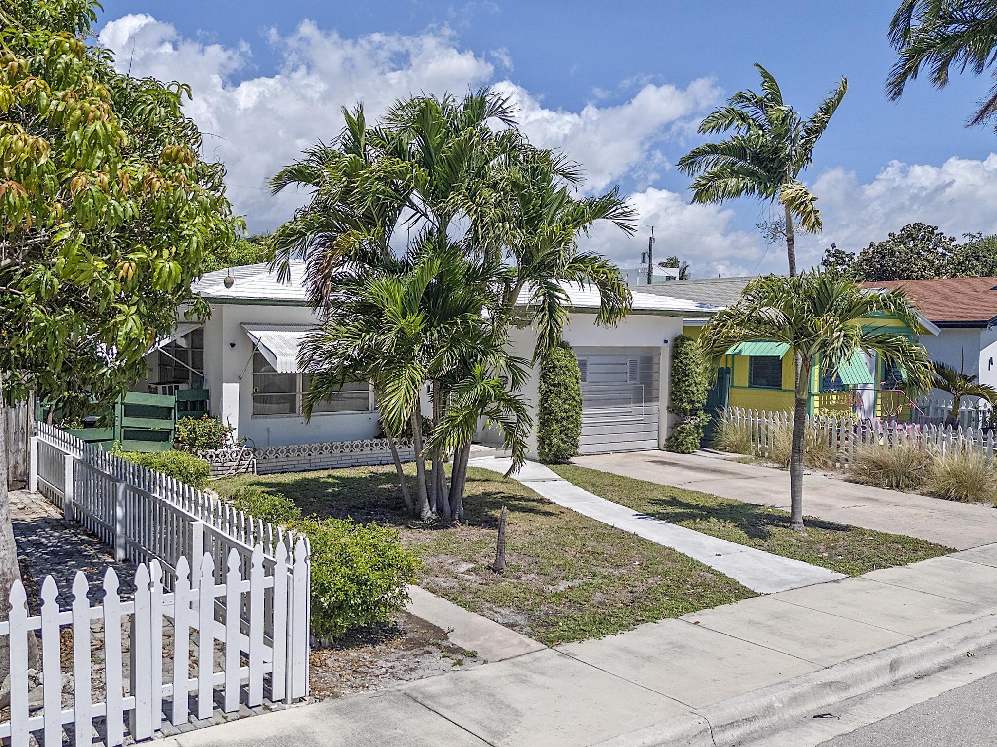 LAKE WORTH TOWN OF - Residential
