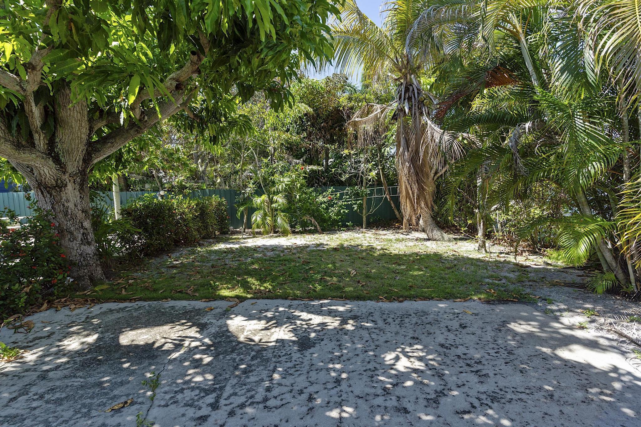 LAKE WORTH TOWN OF - Residential