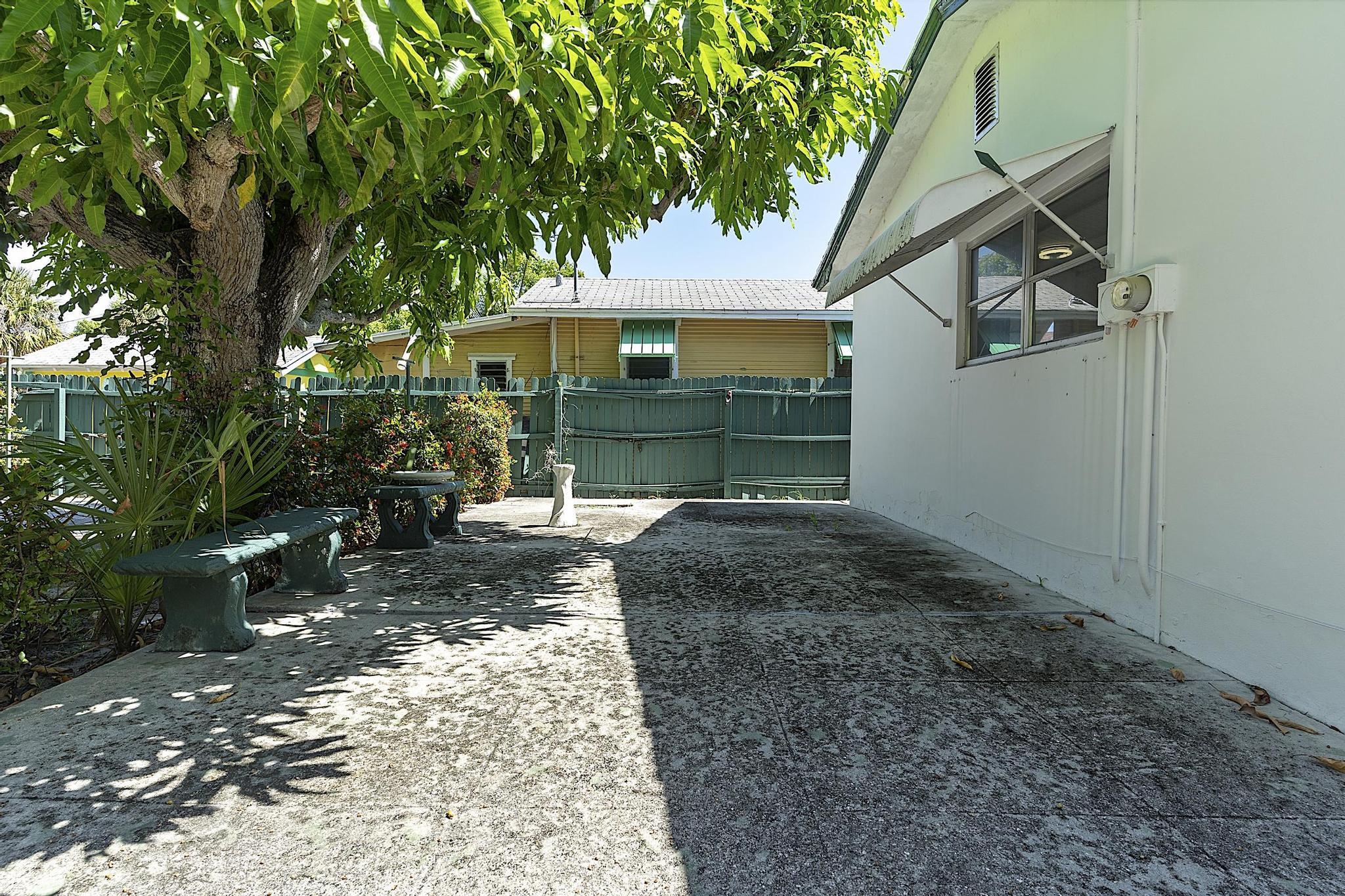 LAKE WORTH TOWN OF - Residential