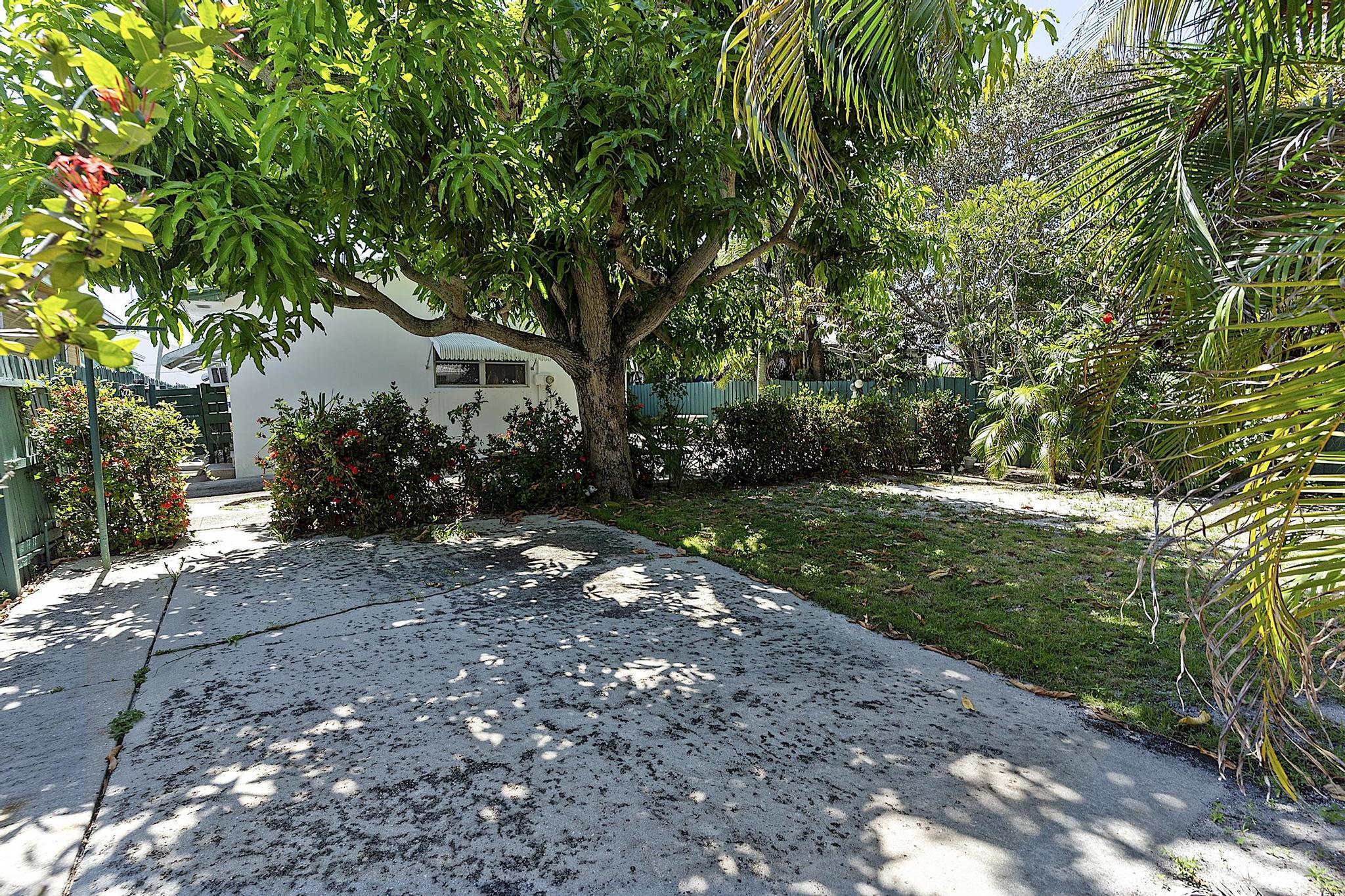 LAKE WORTH TOWN OF - Residential