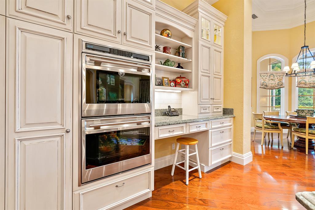 JUPITER HILLS VILLAGE PH I - Residential