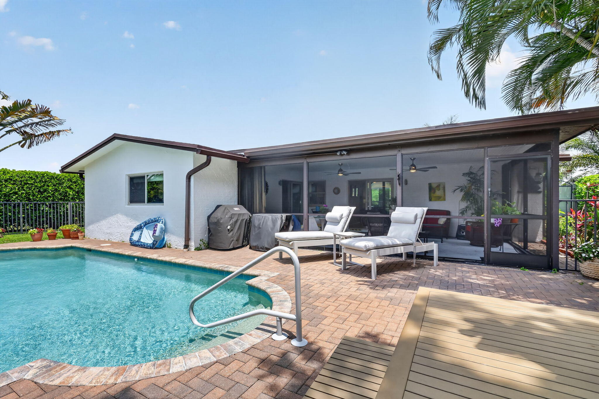 COCO WOOD LAKES SEC 1 - Residential Lease
