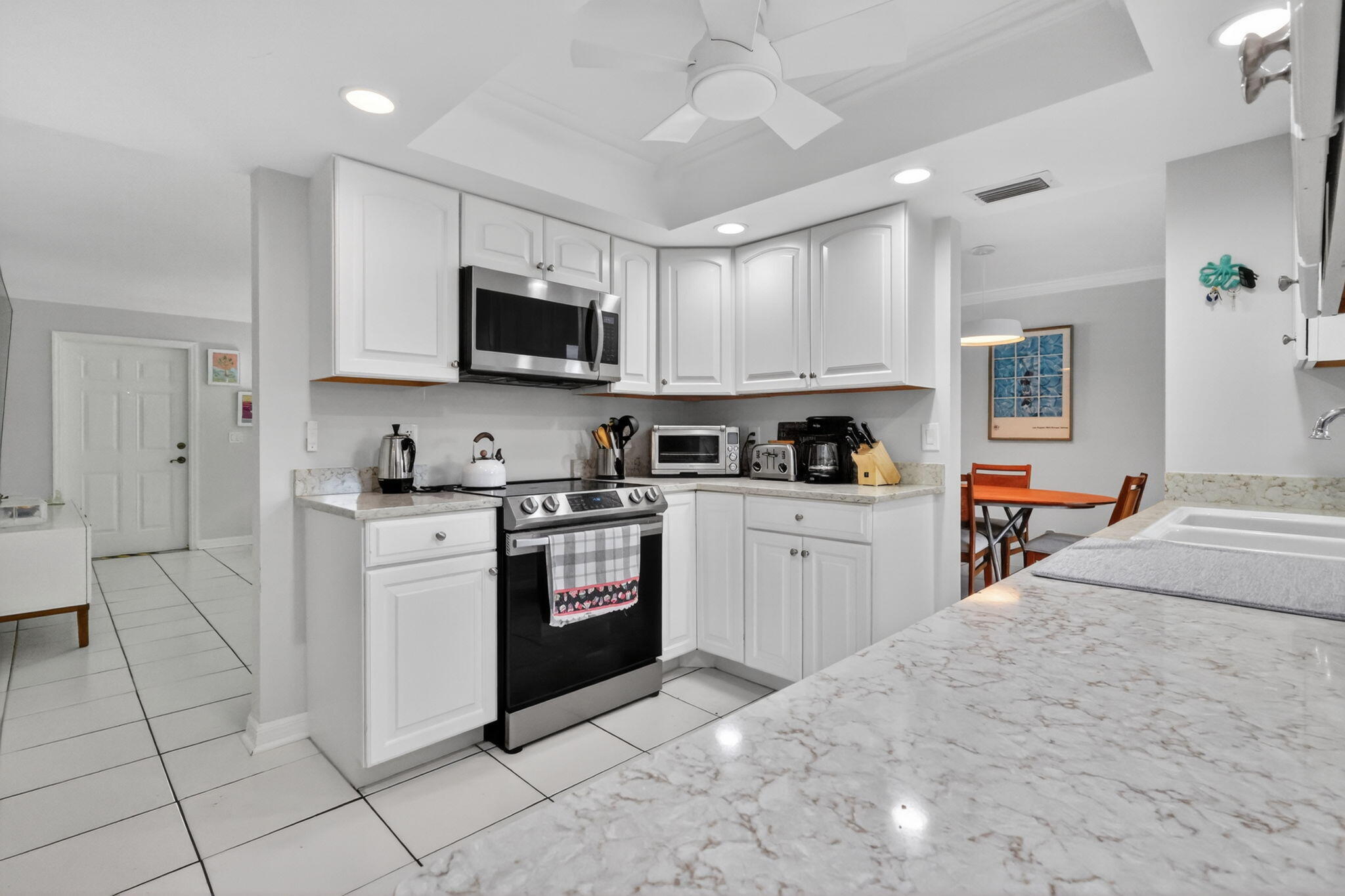 COCO WOOD LAKES SEC 1 - Residential Lease