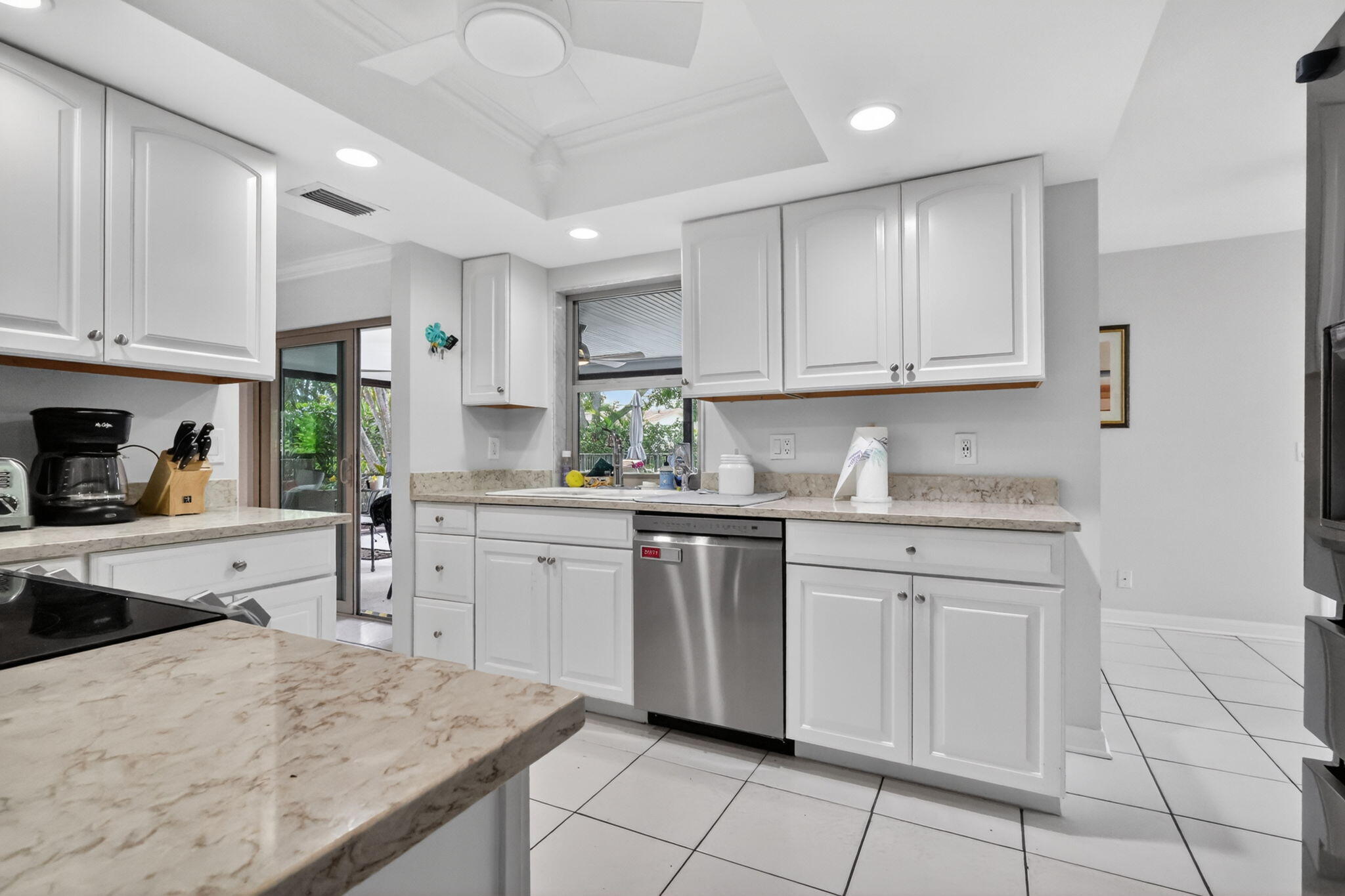 COCO WOOD LAKES SEC 1 - Residential Lease