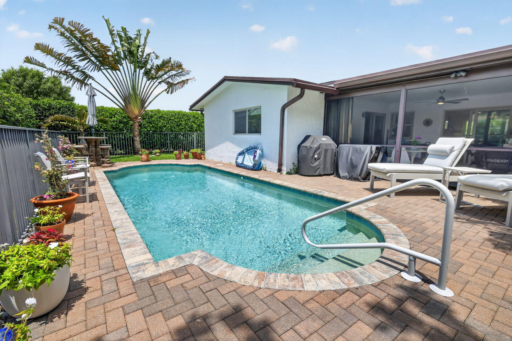 COCO WOOD LAKES SEC 1 - Residential Lease