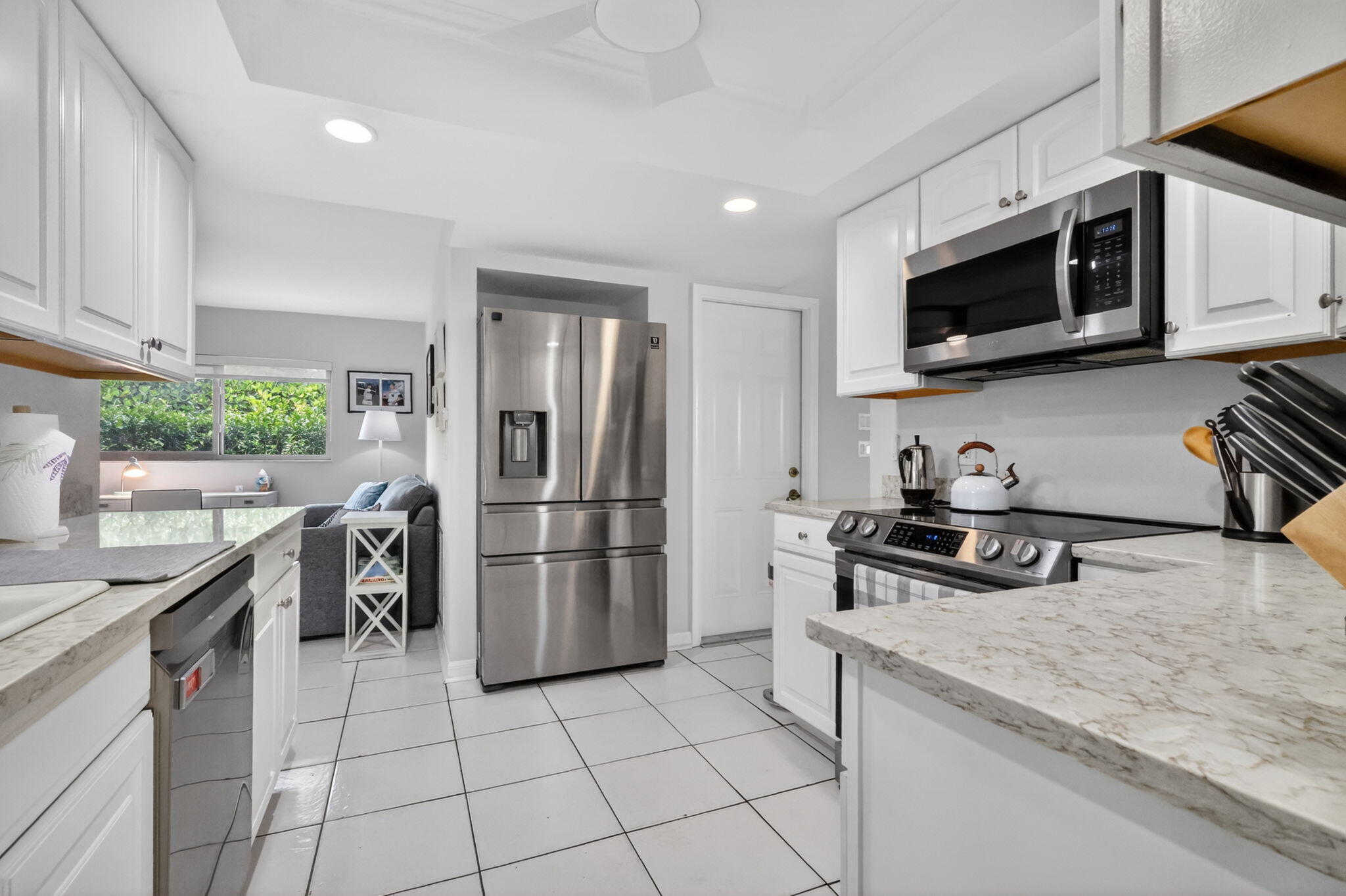 COCO WOOD LAKES SEC 1 - Residential Lease