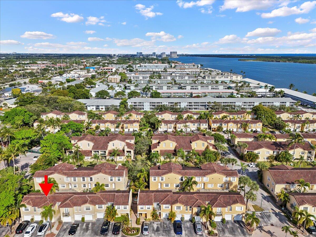 BAY REACH CONDO - Residential