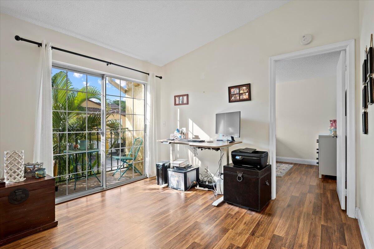 BAY REACH CONDO - Residential