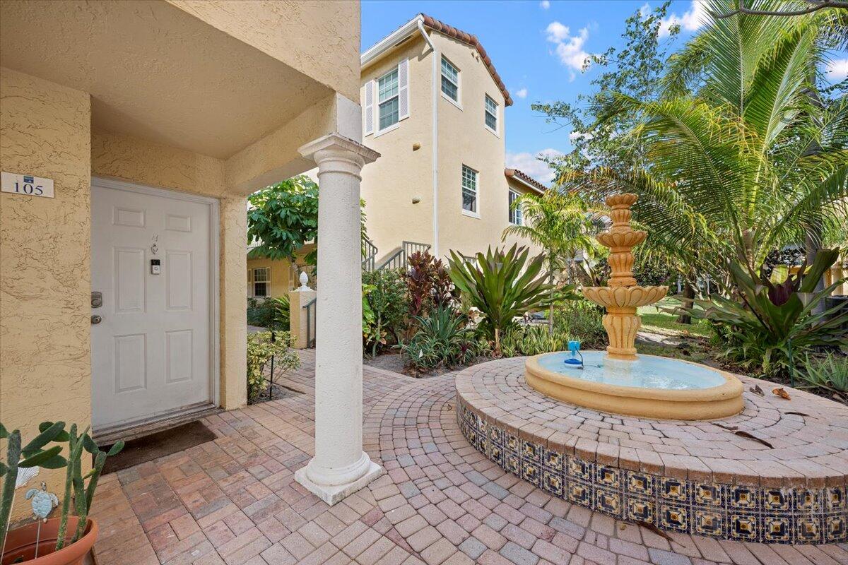 BAY REACH CONDO - Residential