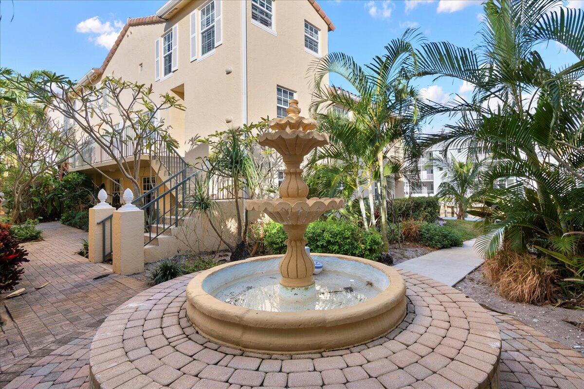 BAY REACH CONDO - Residential