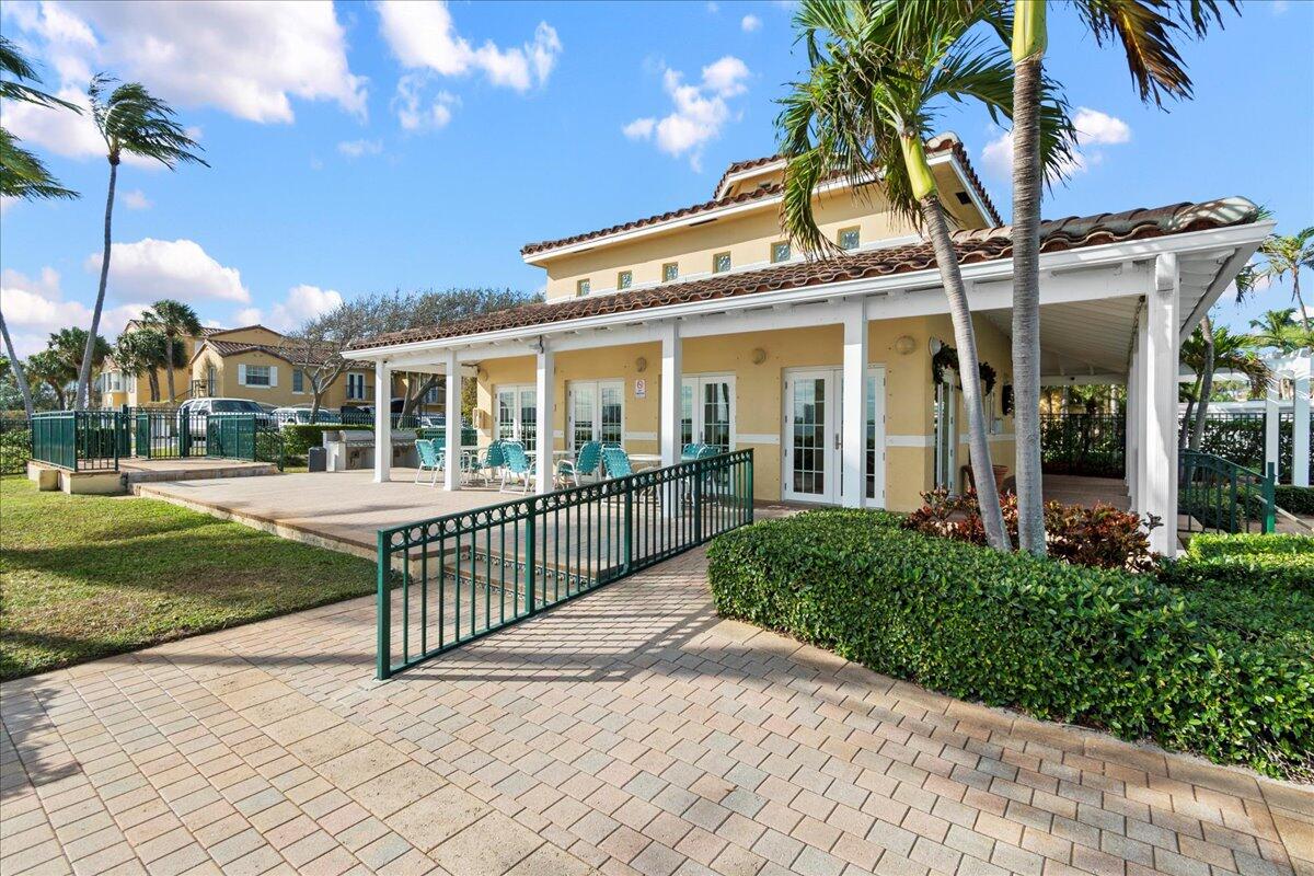BAY REACH CONDO - Residential
