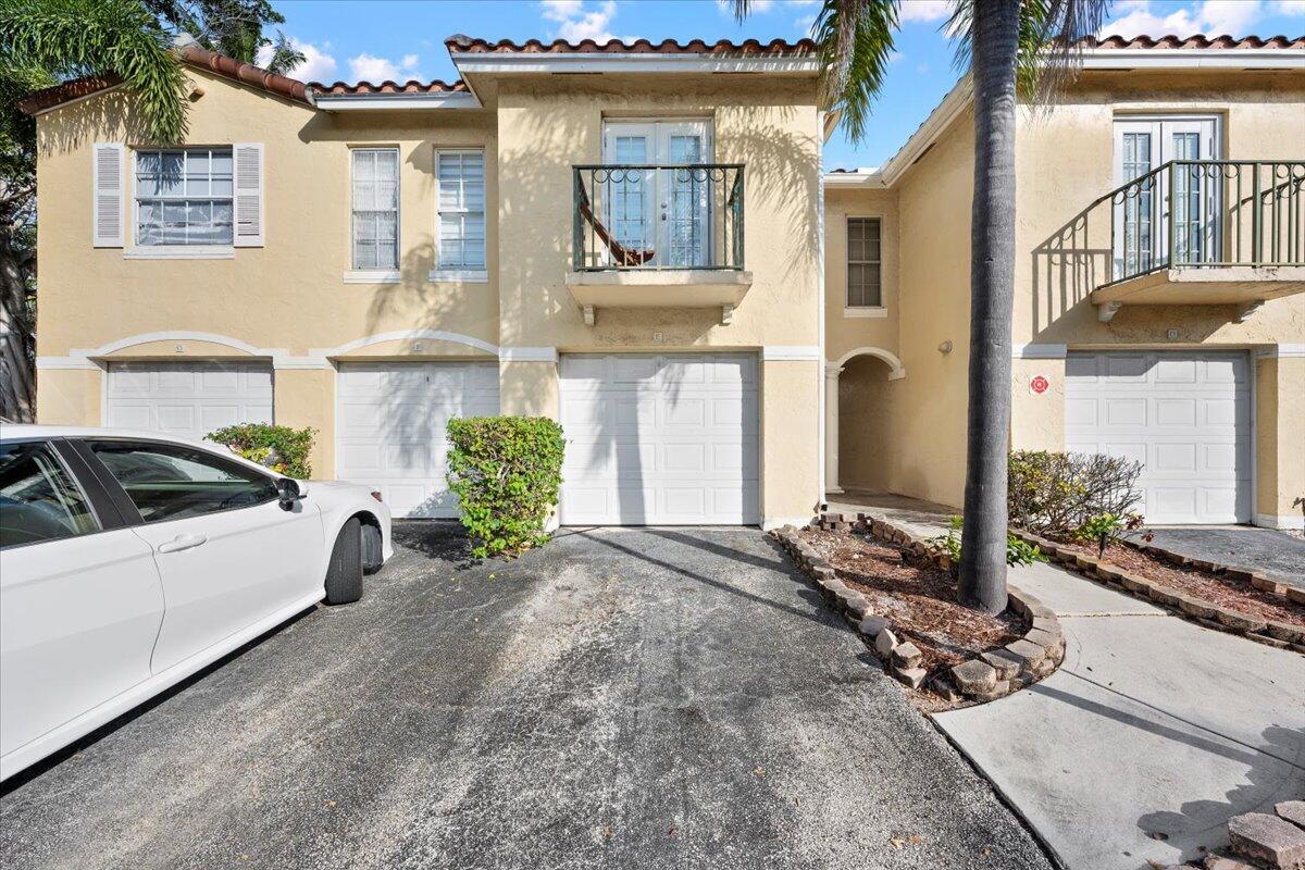 BAY REACH CONDO - Residential
