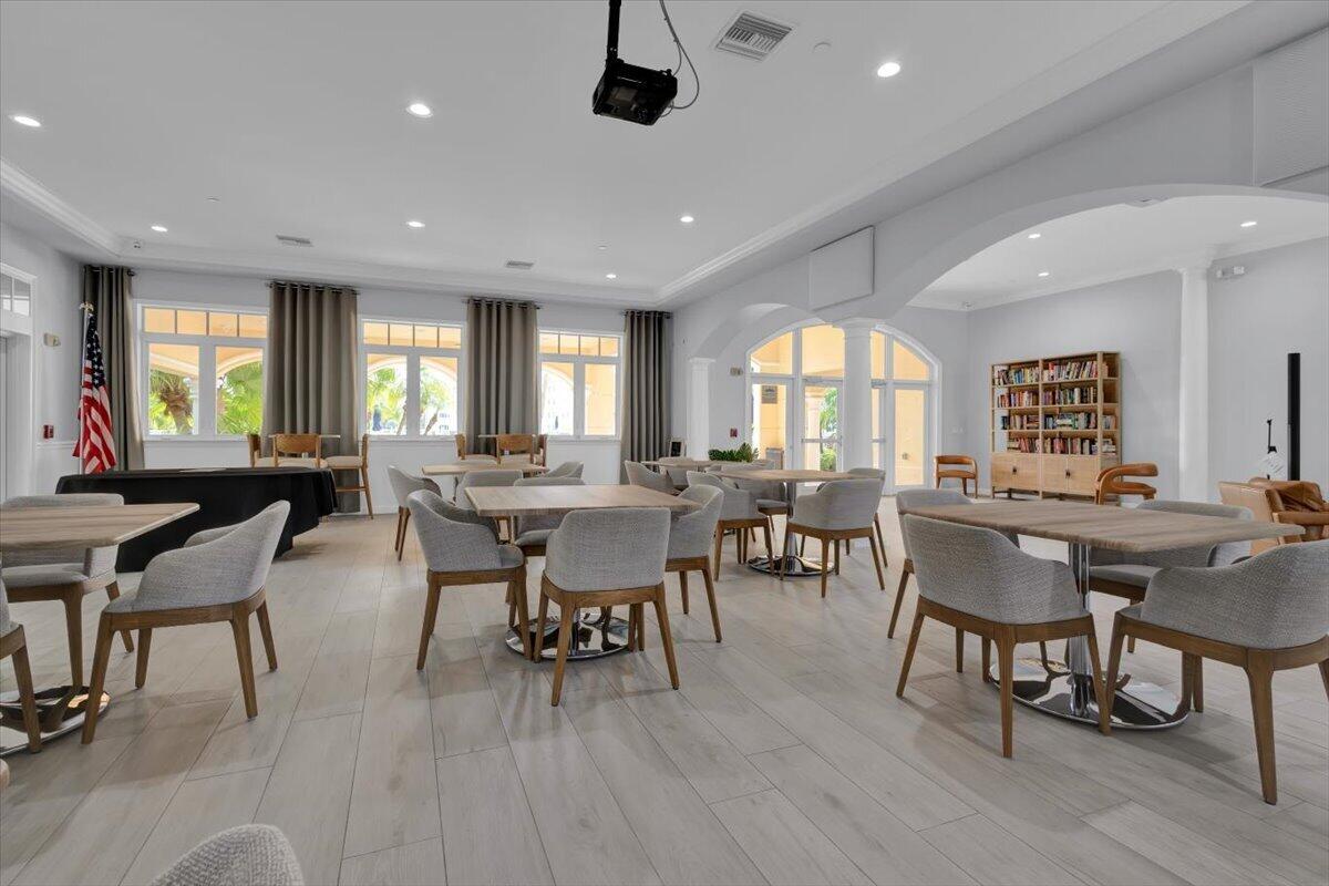 HARBOUR ISLE AT HUTCHINSON ISLAND EAST - Residential Lease