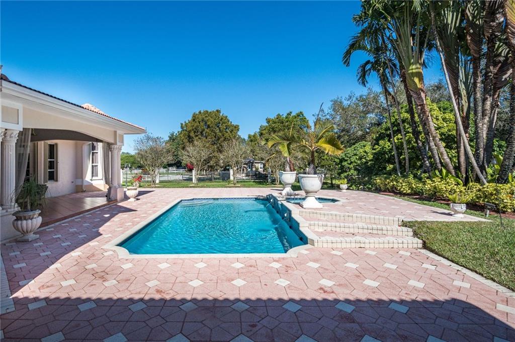 Sunshine Ranches - Residential