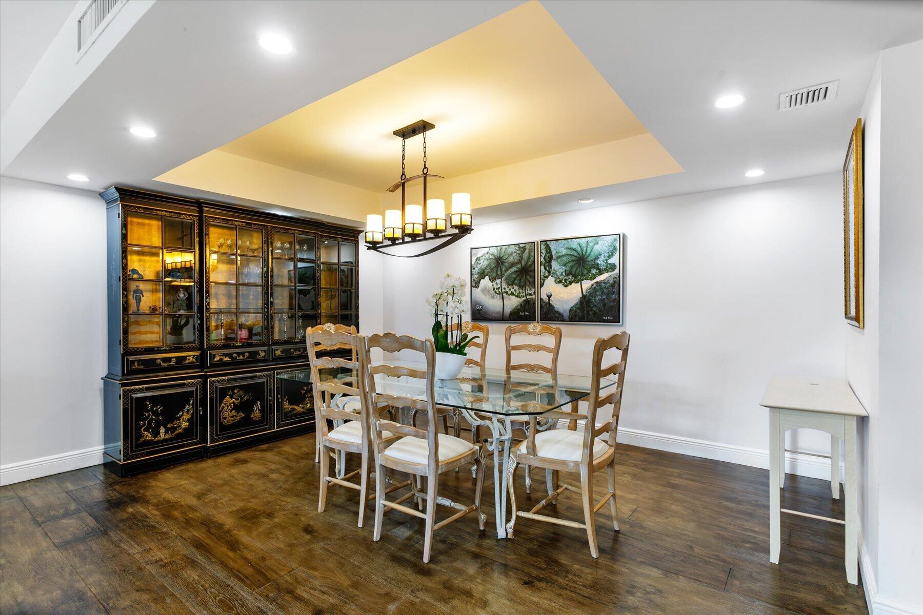 LA PALMA CONDO - Residential