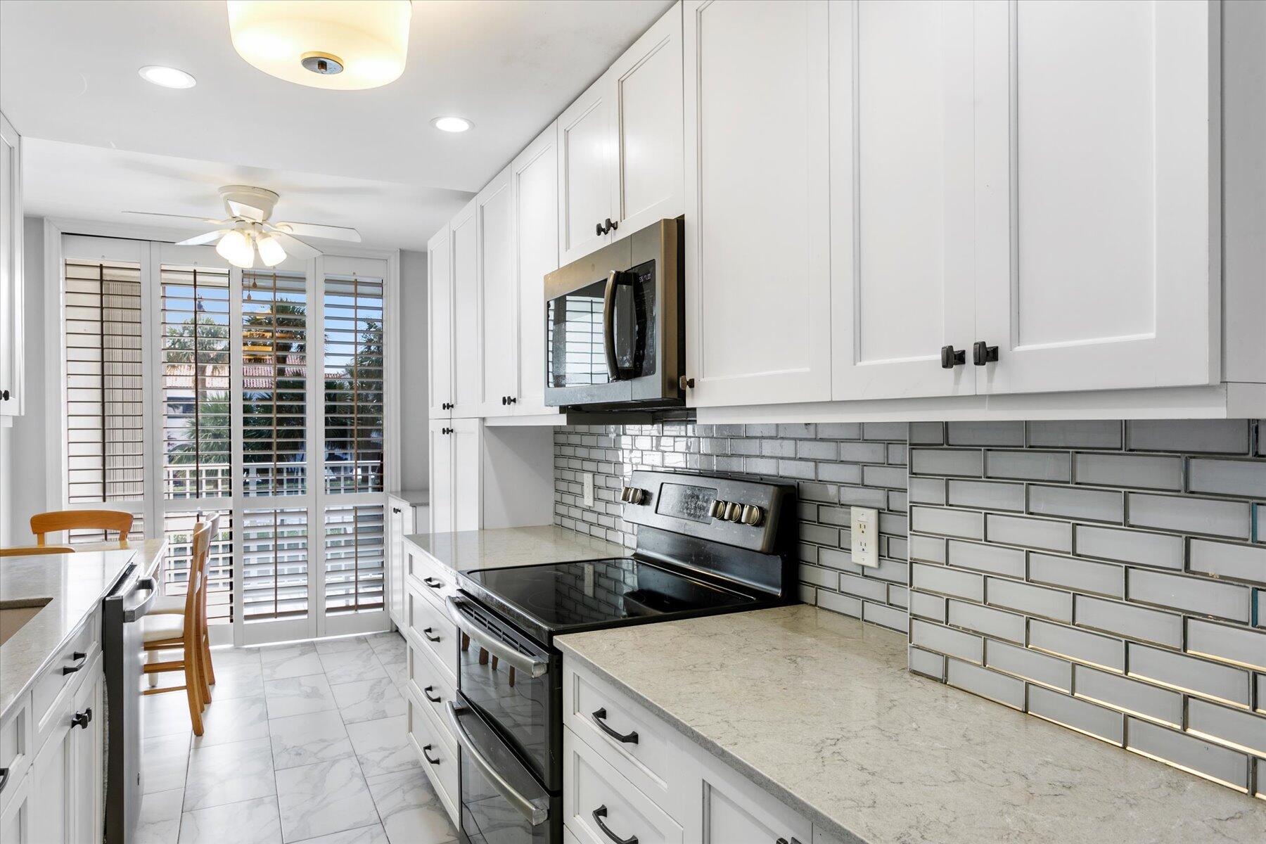 LA PALMA CONDO - Residential