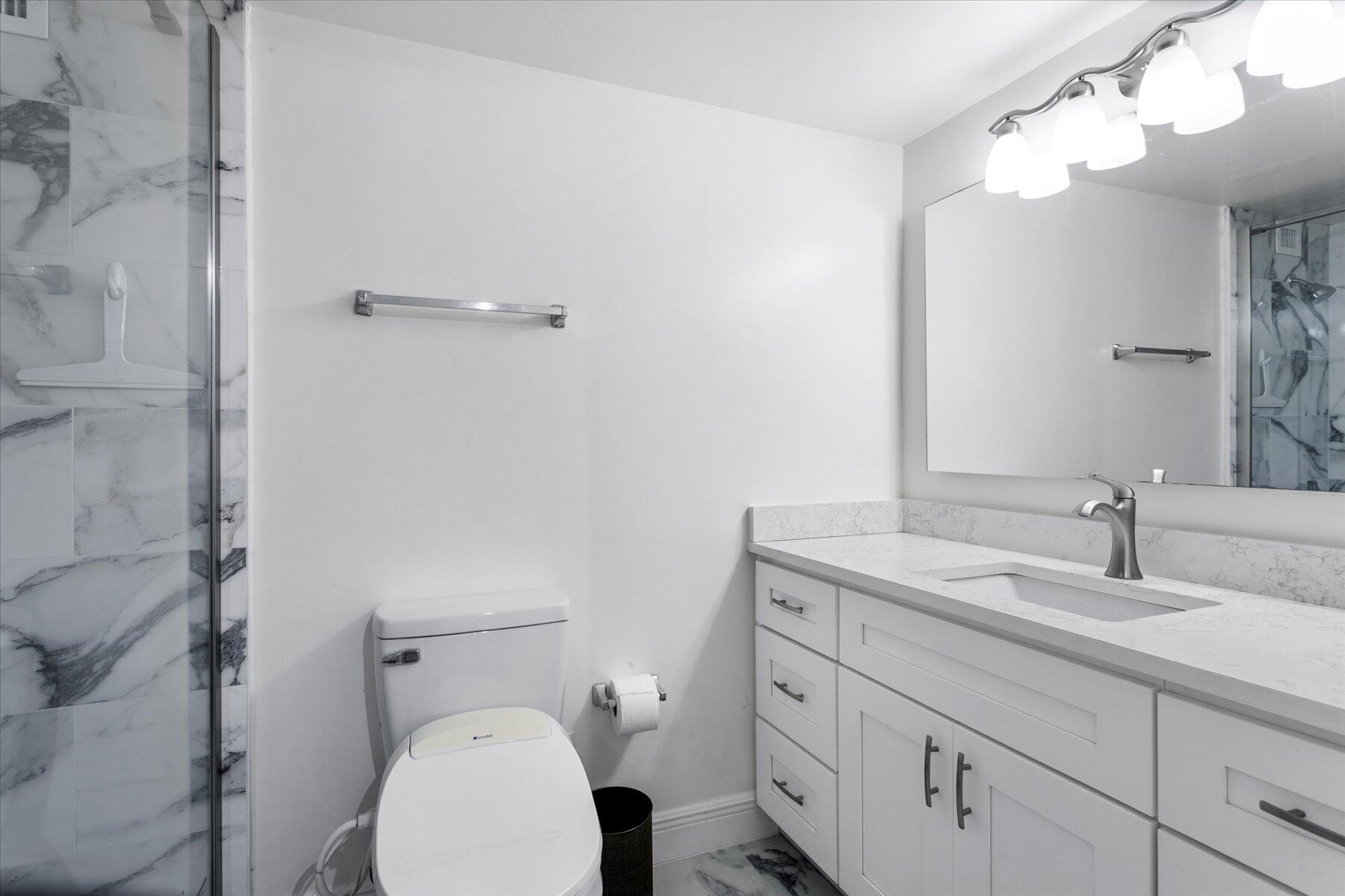 LA PALMA CONDO - Residential