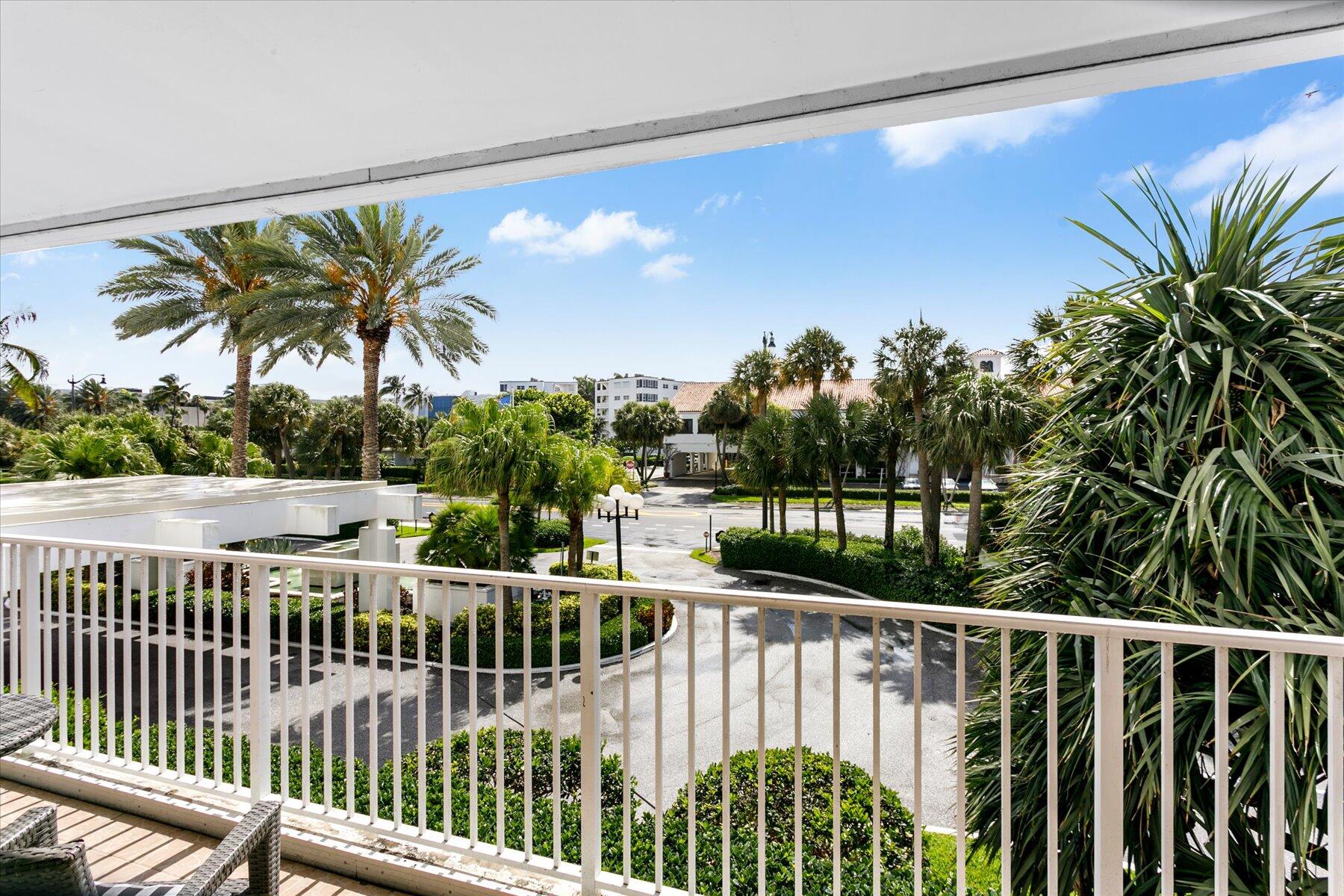 LA PALMA CONDO - Residential
