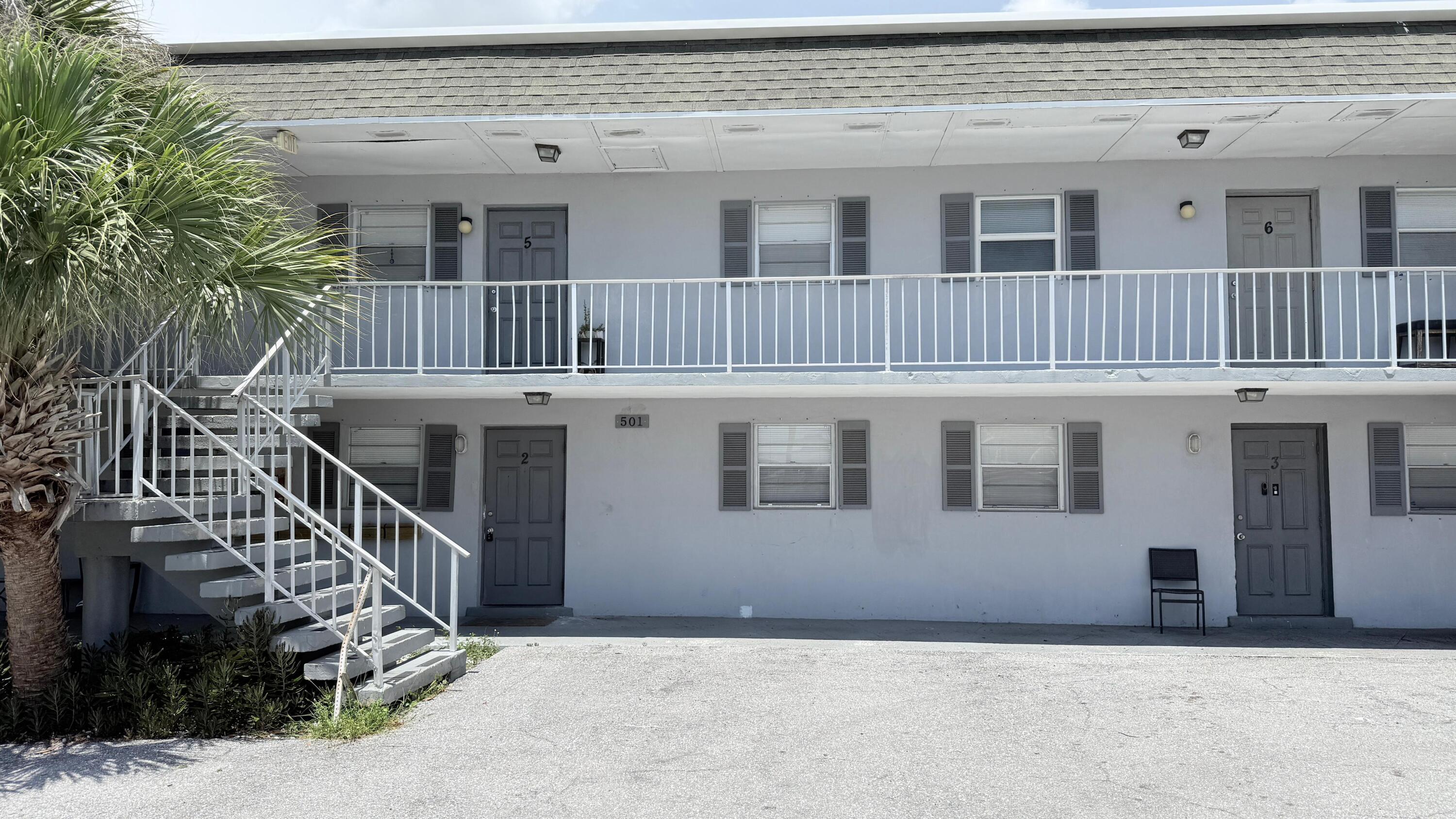 2-bedroom, 1-bath corner unit featuring tile flooring throughout, freshly painted interiors, and a spacious walk-in closet. Appliances will be installed shortly. Rapid approval process available. First month's rent and security deposit only for qualified tenants.