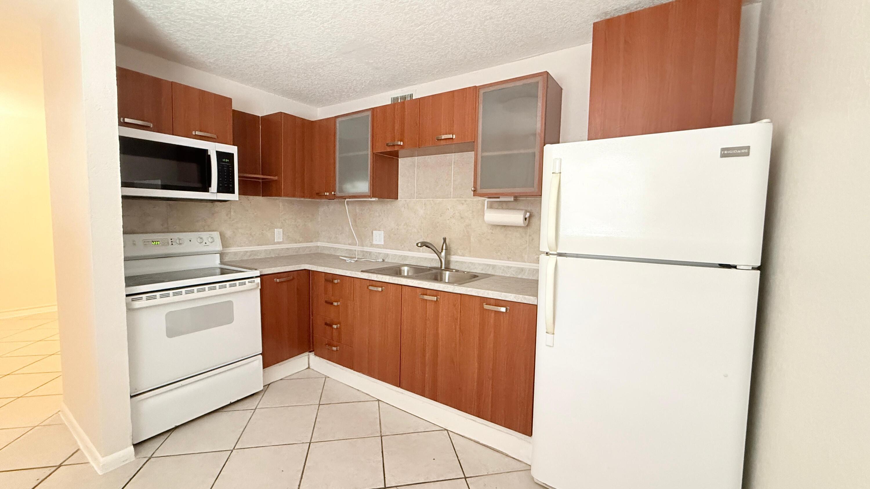 LAKE PARK ADD 1 - Residential Lease