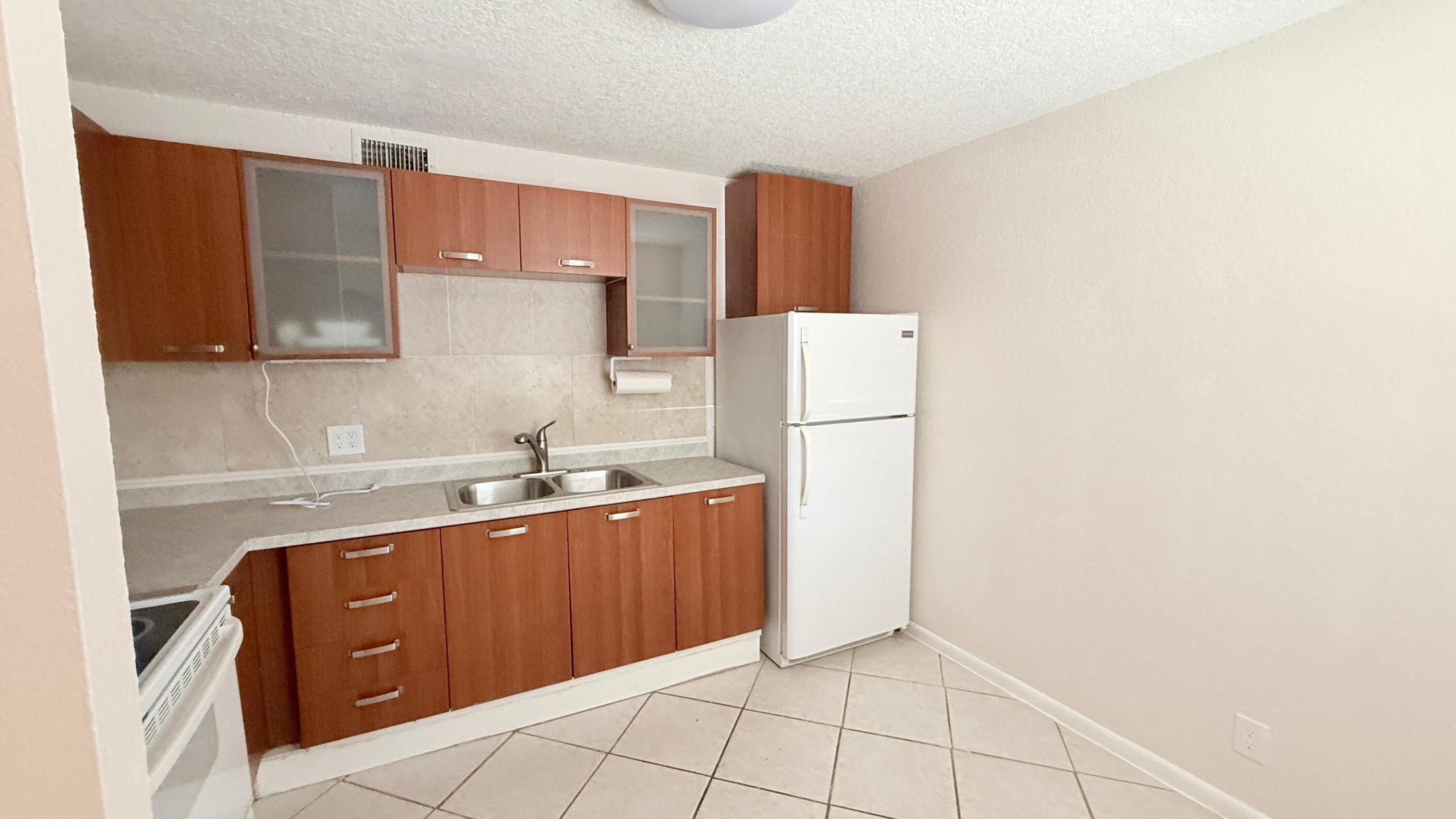 LAKE PARK ADD 1 - Residential Lease