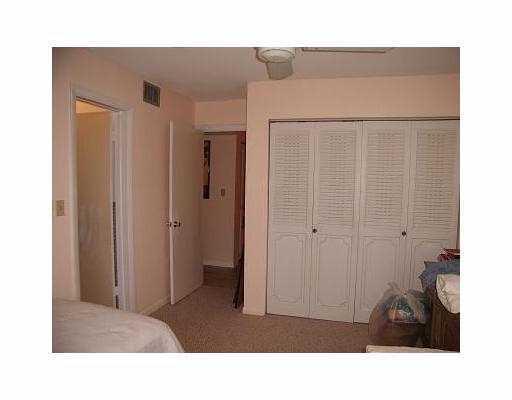 LAKESIDE MANOR SOUTH CONDO - Residential