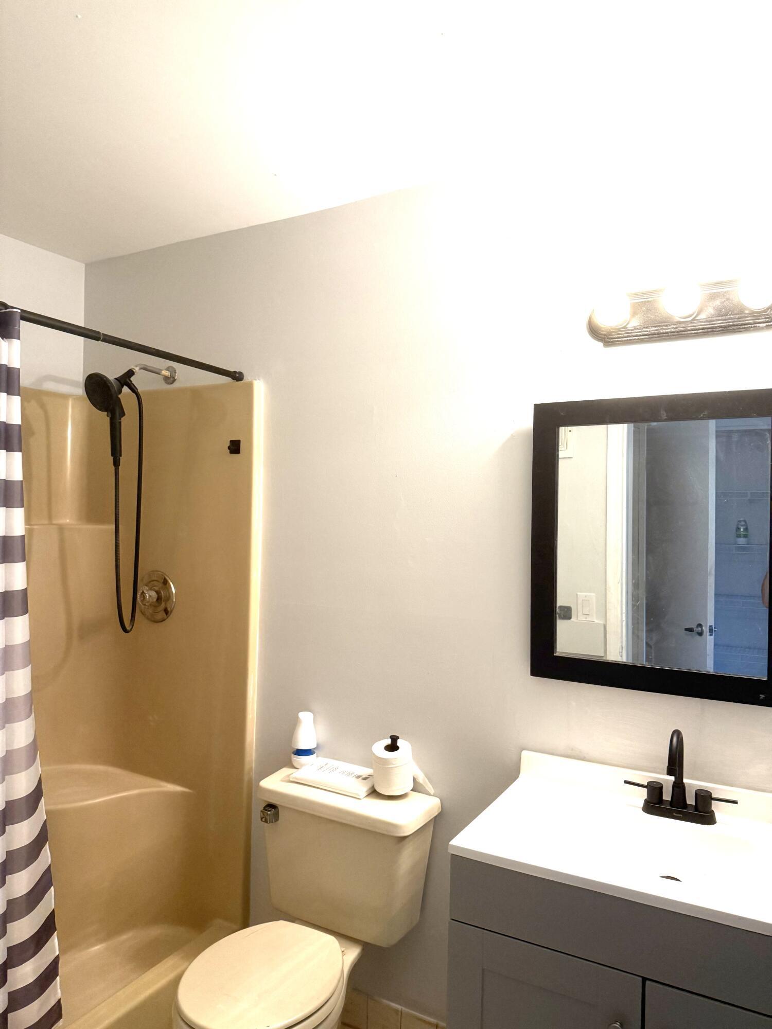 FAIRWAY PALMS CONDO - Residential