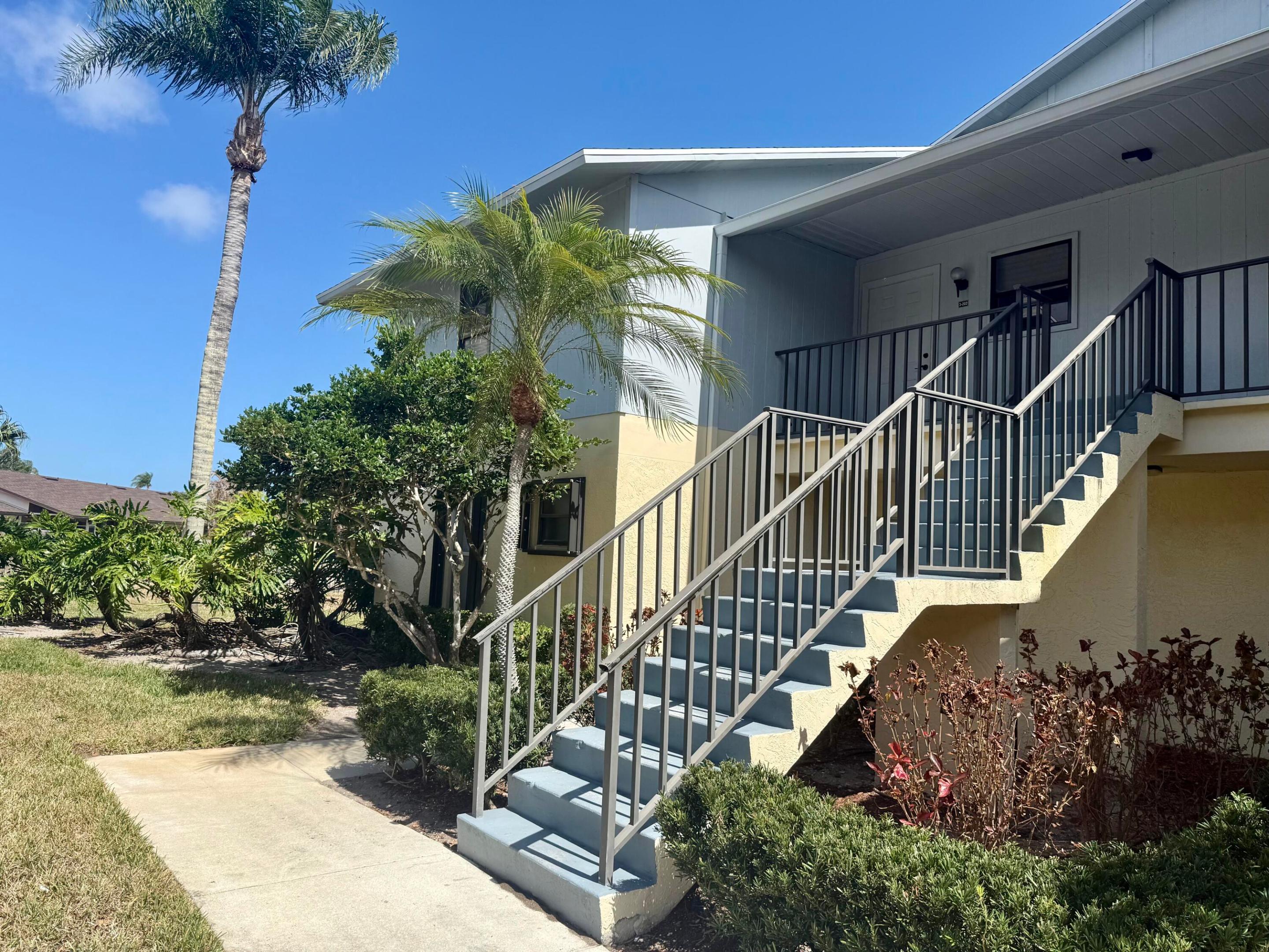 FAIRWAY PALMS CONDO - Residential