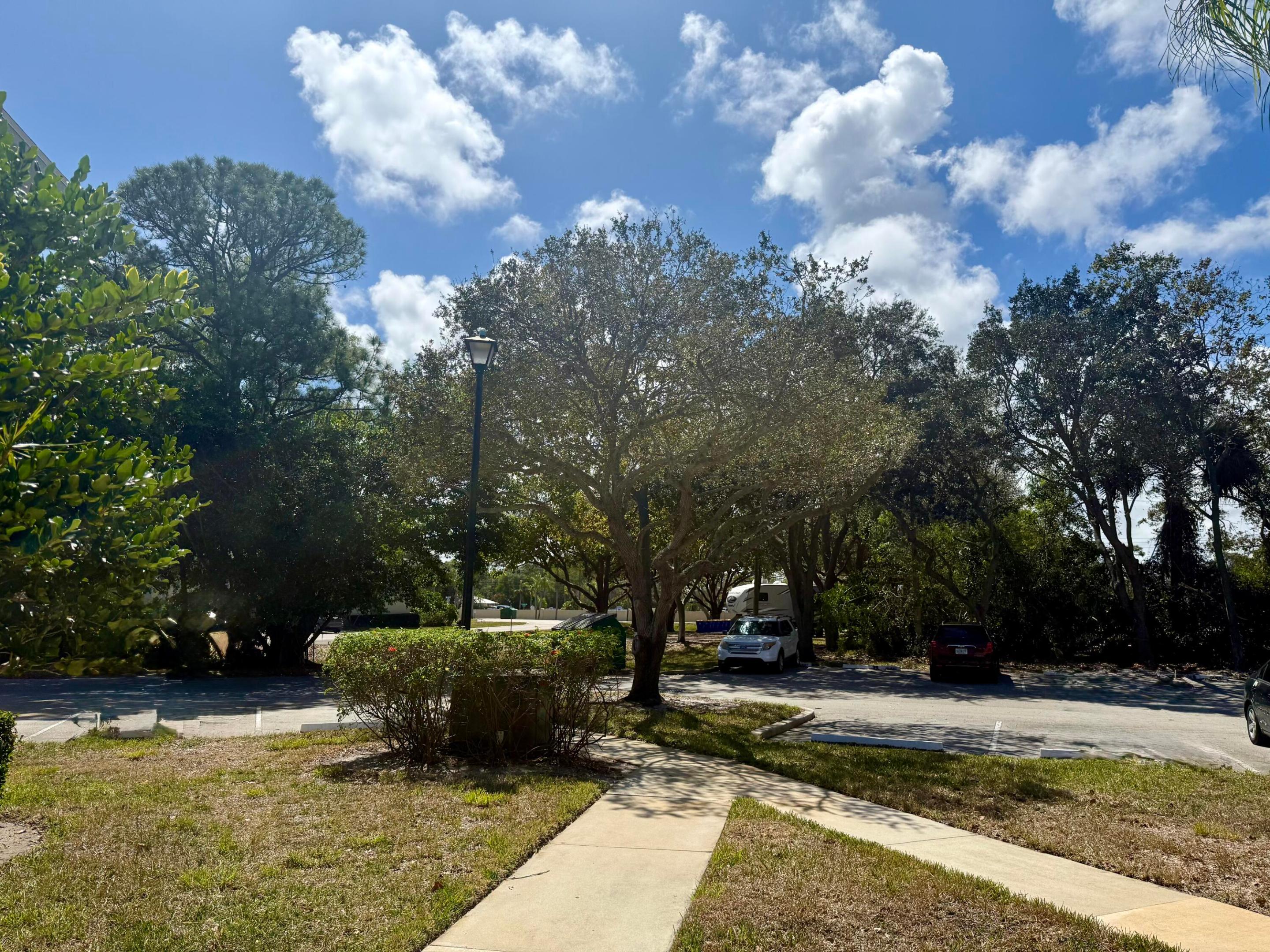 FAIRWAY PALMS CONDO - Residential