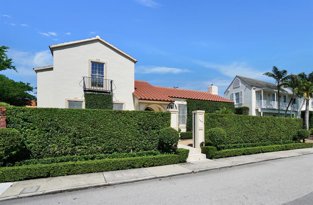 A lovely John Volk Mediterranean cottage in the Town's center on the ocean block.  Wonderful vaulted ceilings and exquisite finishes are evident throughout this three bedroom private villa.  Separate one bedroom guest house with courtyard pool complete the package.  Certainly a rare find in the market.