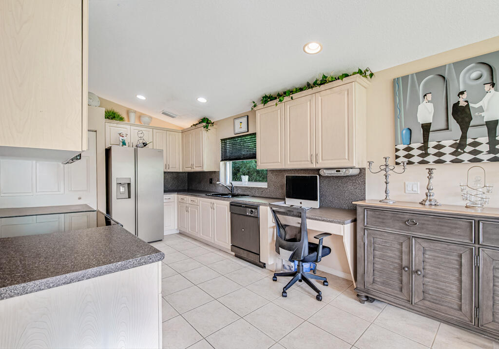 Valencia Shores - Residential