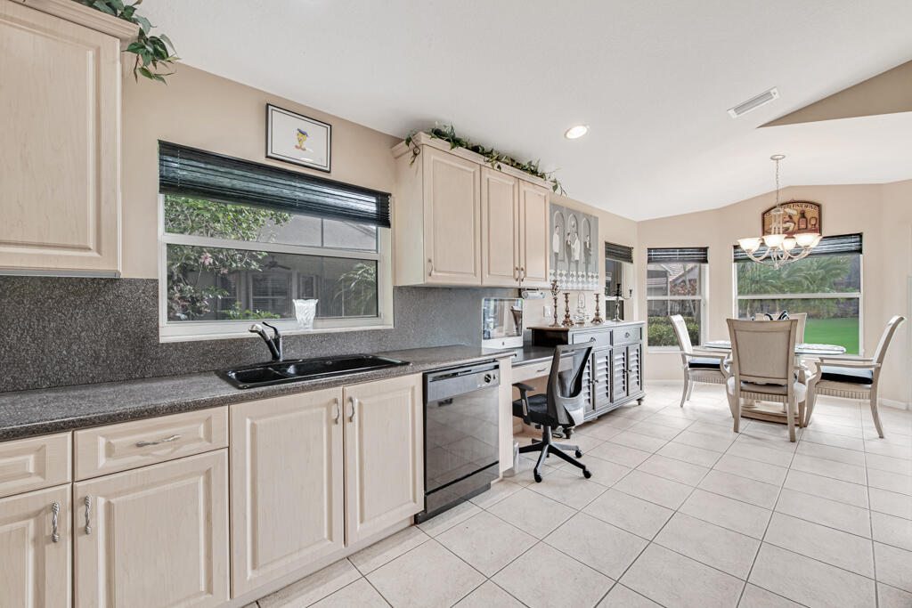Valencia Shores - Residential