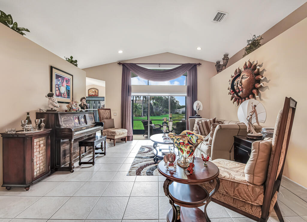 Valencia Shores - Residential