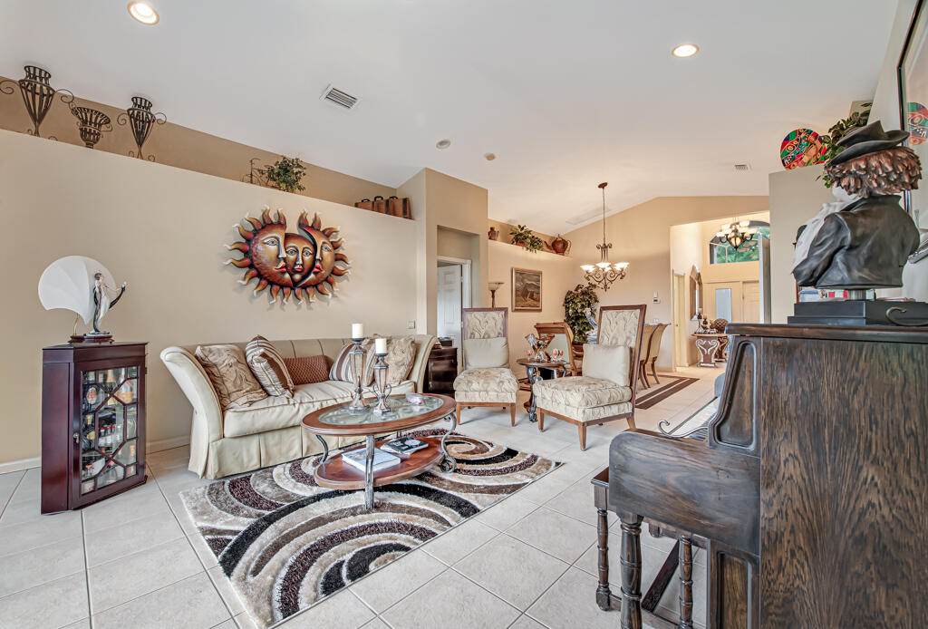 Valencia Shores - Residential