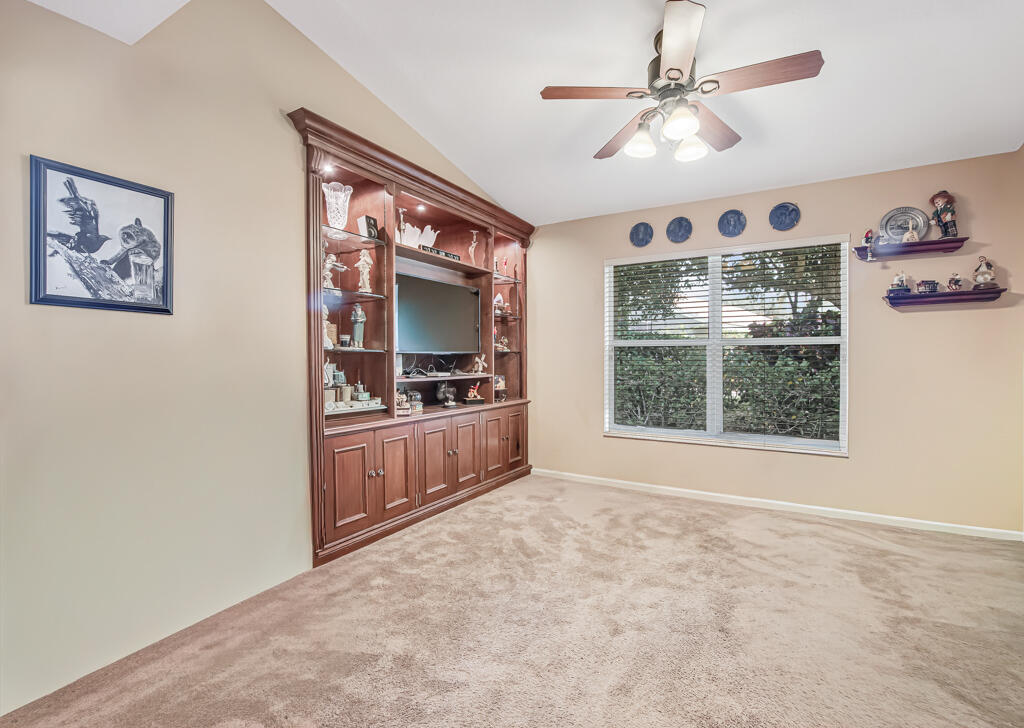 Valencia Shores - Residential