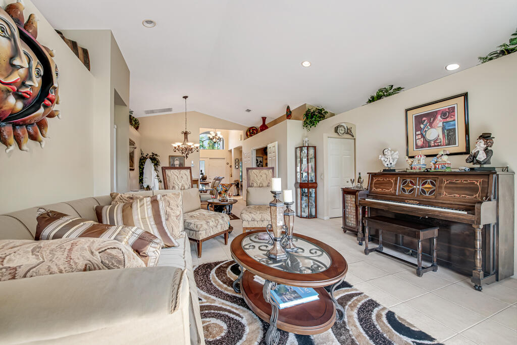 Valencia Shores - Residential