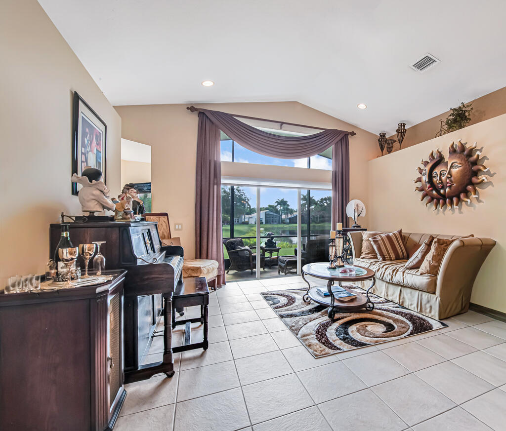 Valencia Shores - Residential