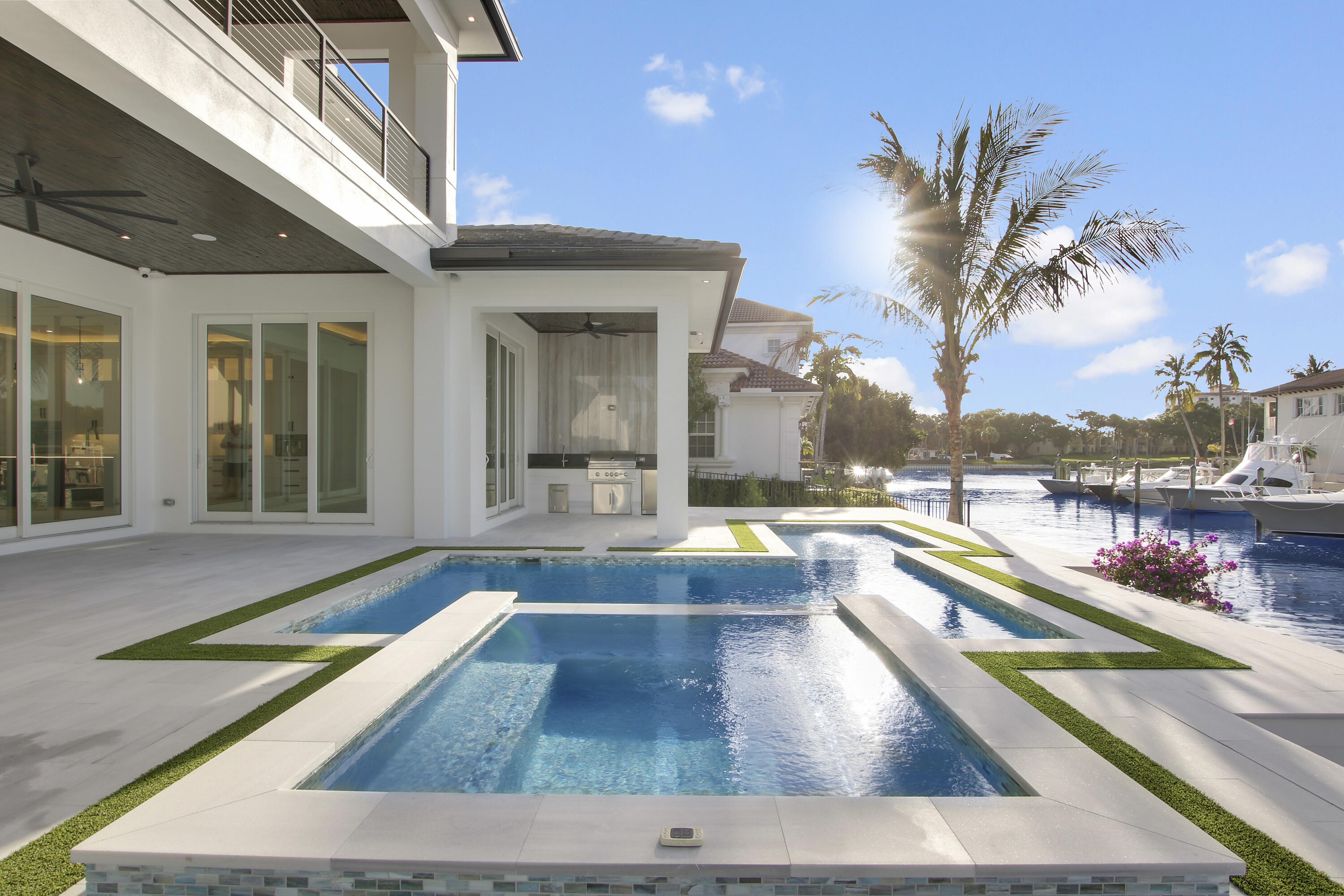 HARBOUR POINT MARINA - Residential