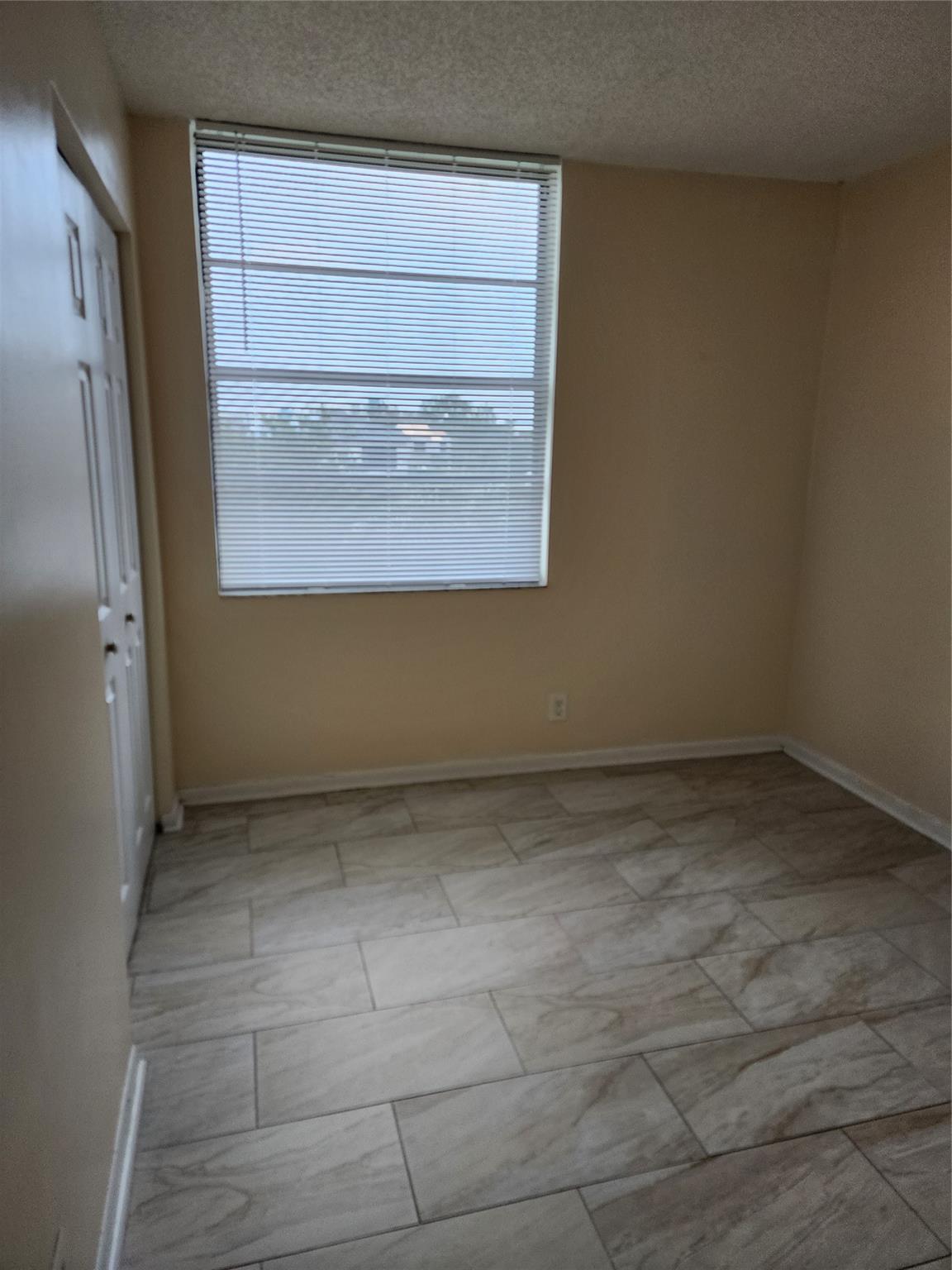 LAKE POINTE - Residential