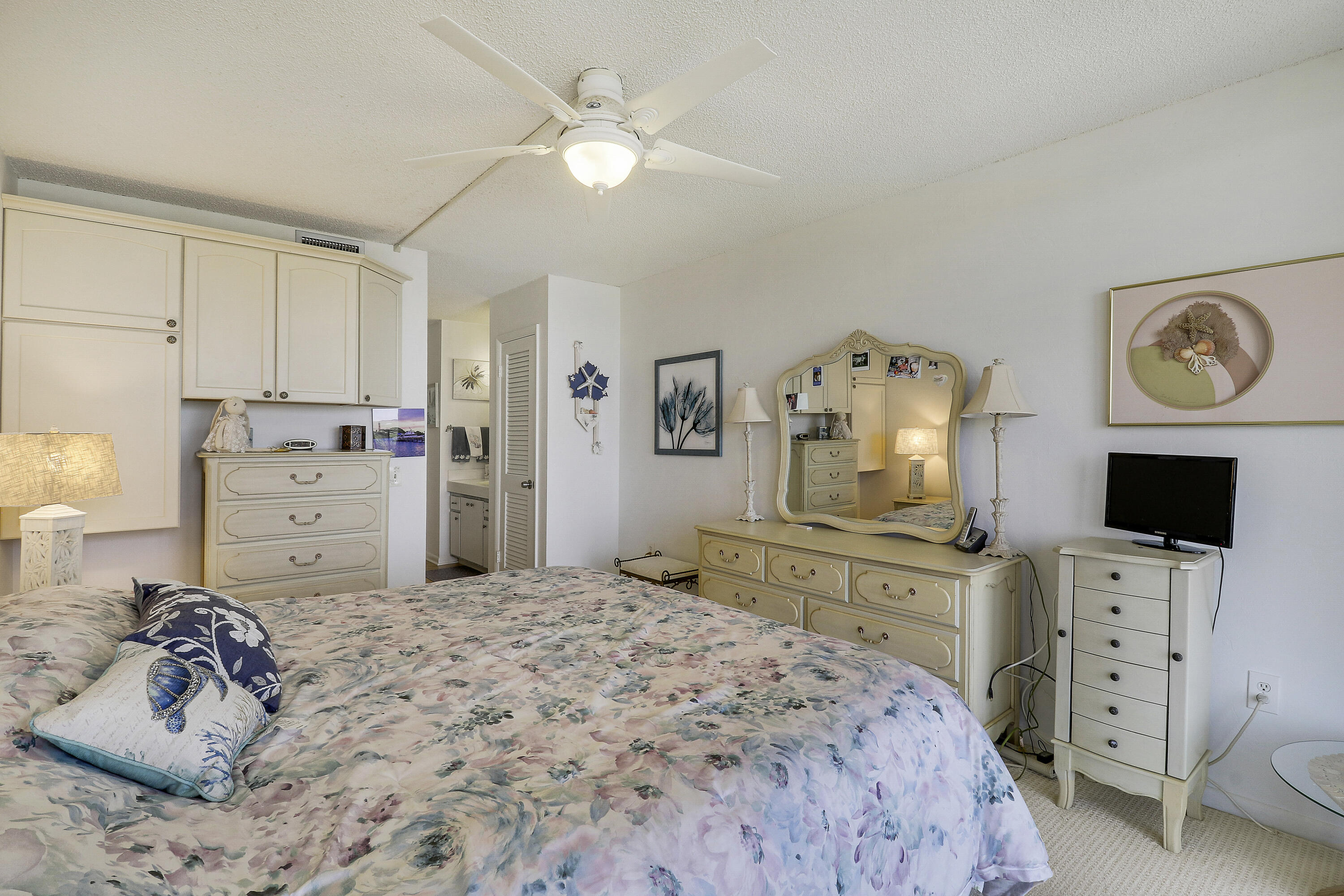 OCEAN VILLAS CONDO APTS - Residential