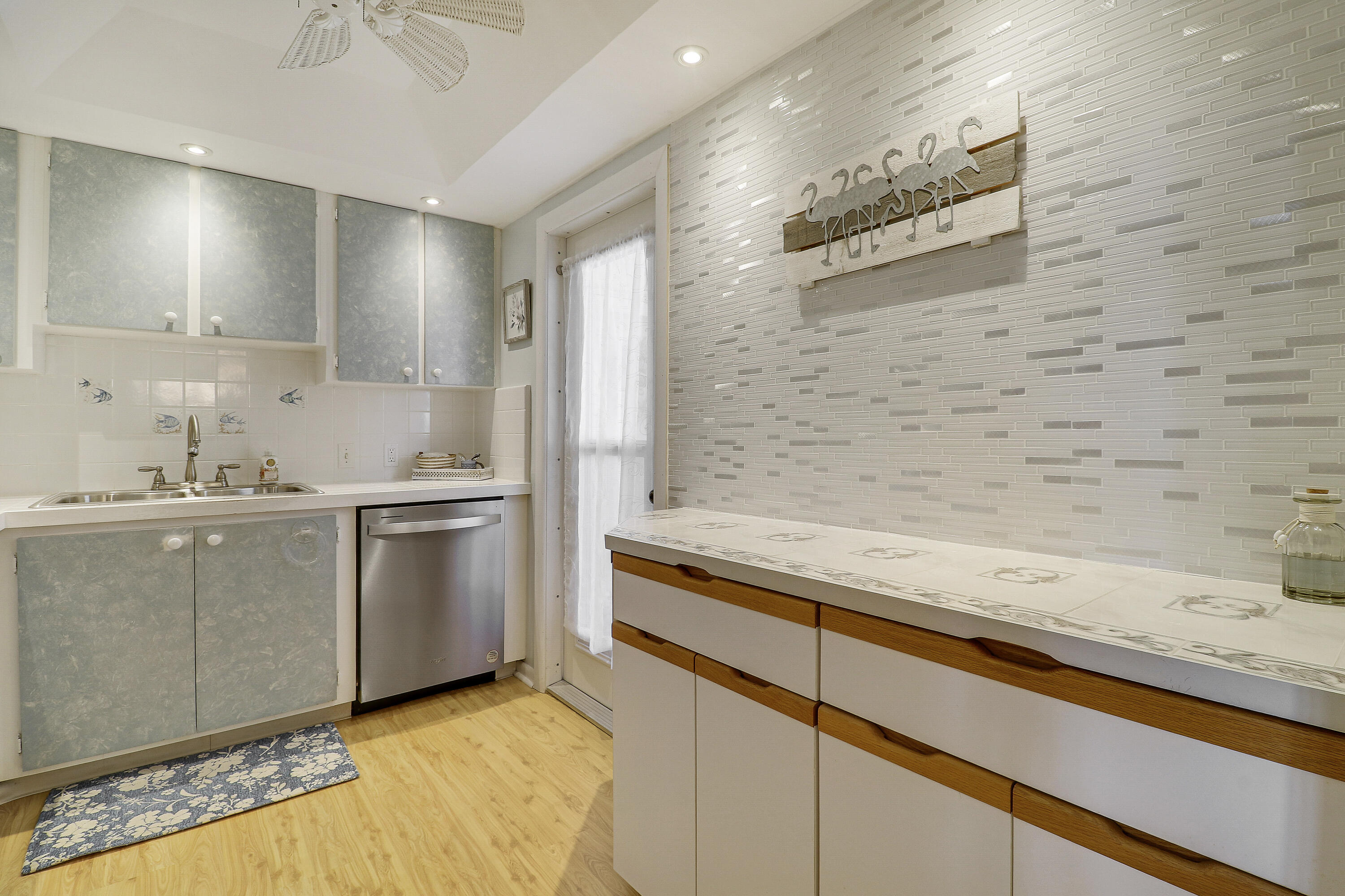 OCEAN VILLAS CONDO APTS - Residential