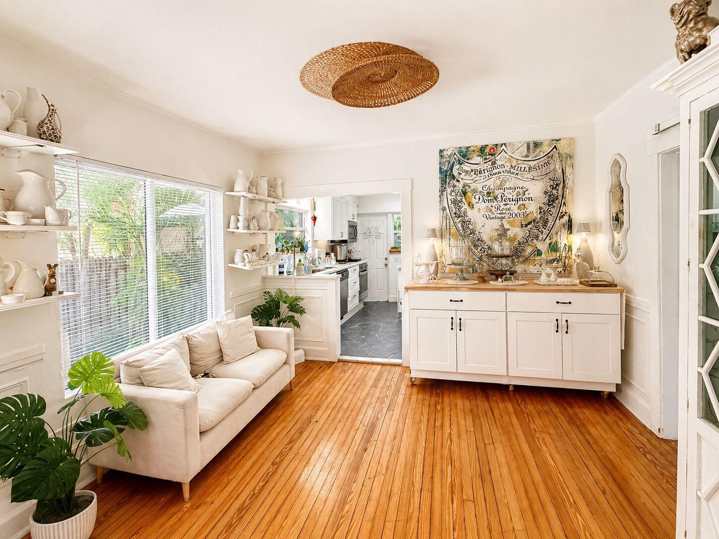Hollywood 1-21 B - Residential Income