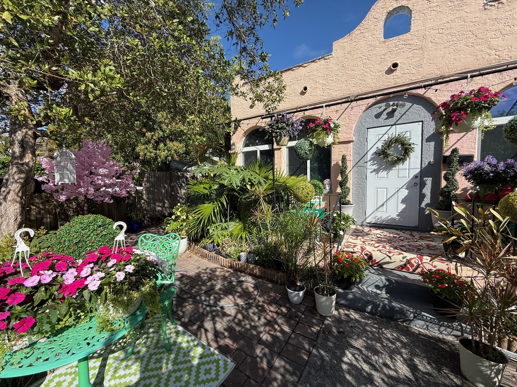 Hollywood 1-21 B - Residential Income
