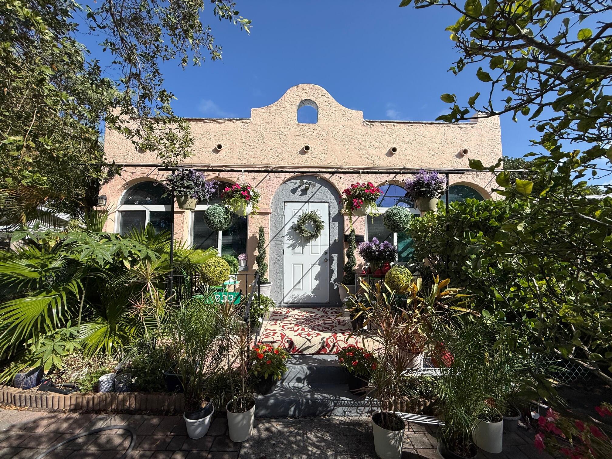 Hollywood 1-21 B - Residential Income