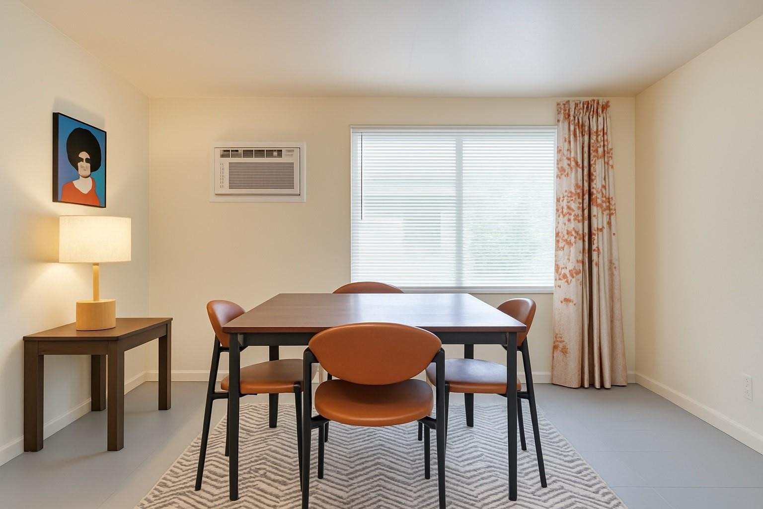 Hollywood 1-21 B - Residential Income