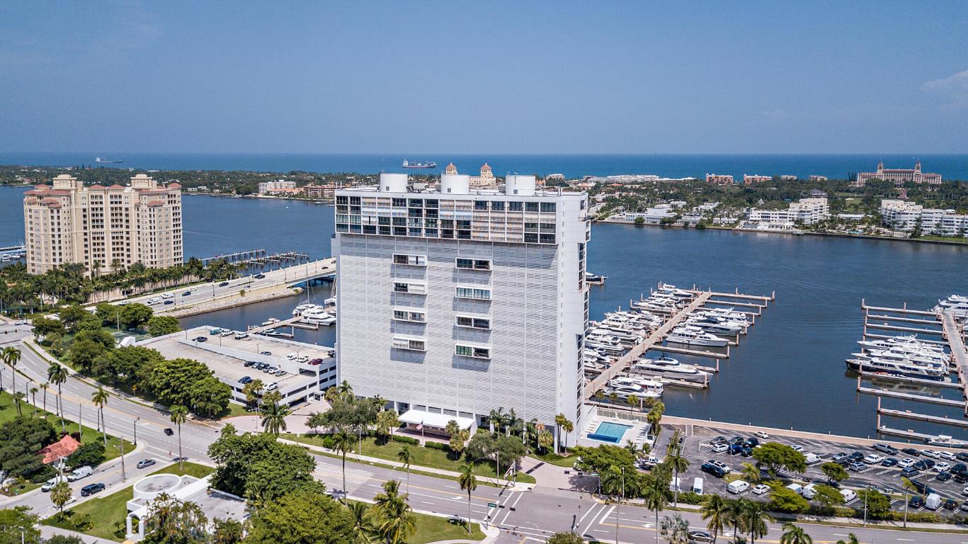 WATERVIEW TOWERS COND DECL FILED 8-20-81 - Residential