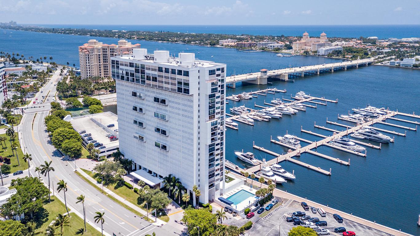 WATERVIEW TOWERS COND DECL FILED 8-20-81 - Residential