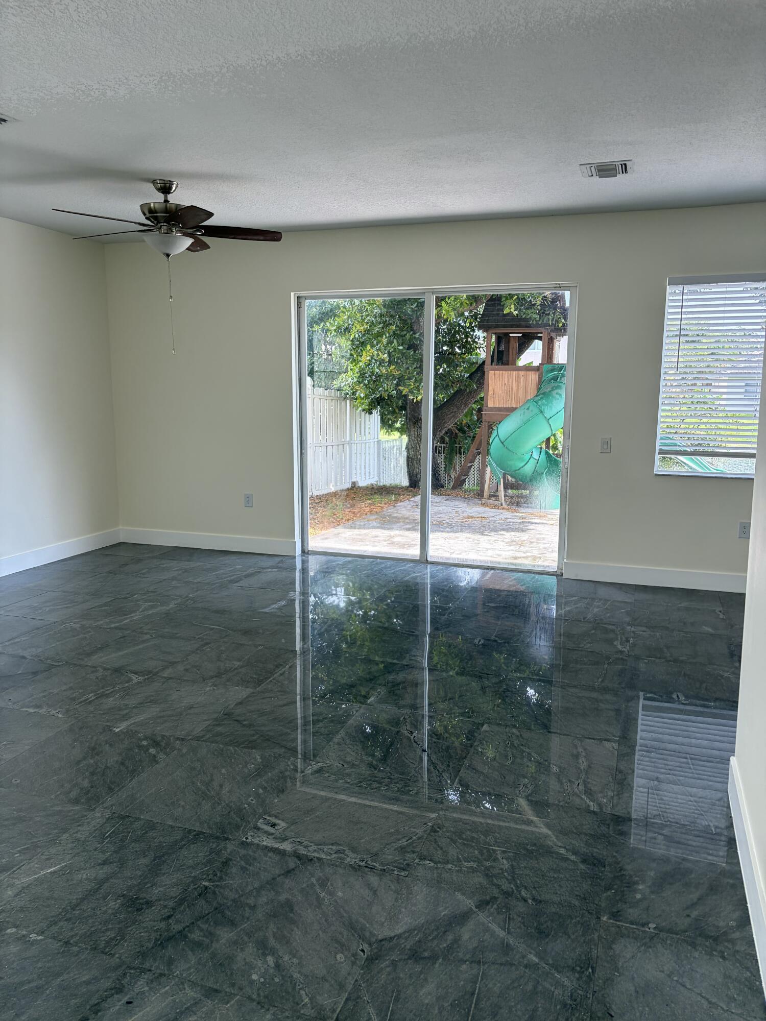 LAKES AT PEMBROKE - Residential Lease