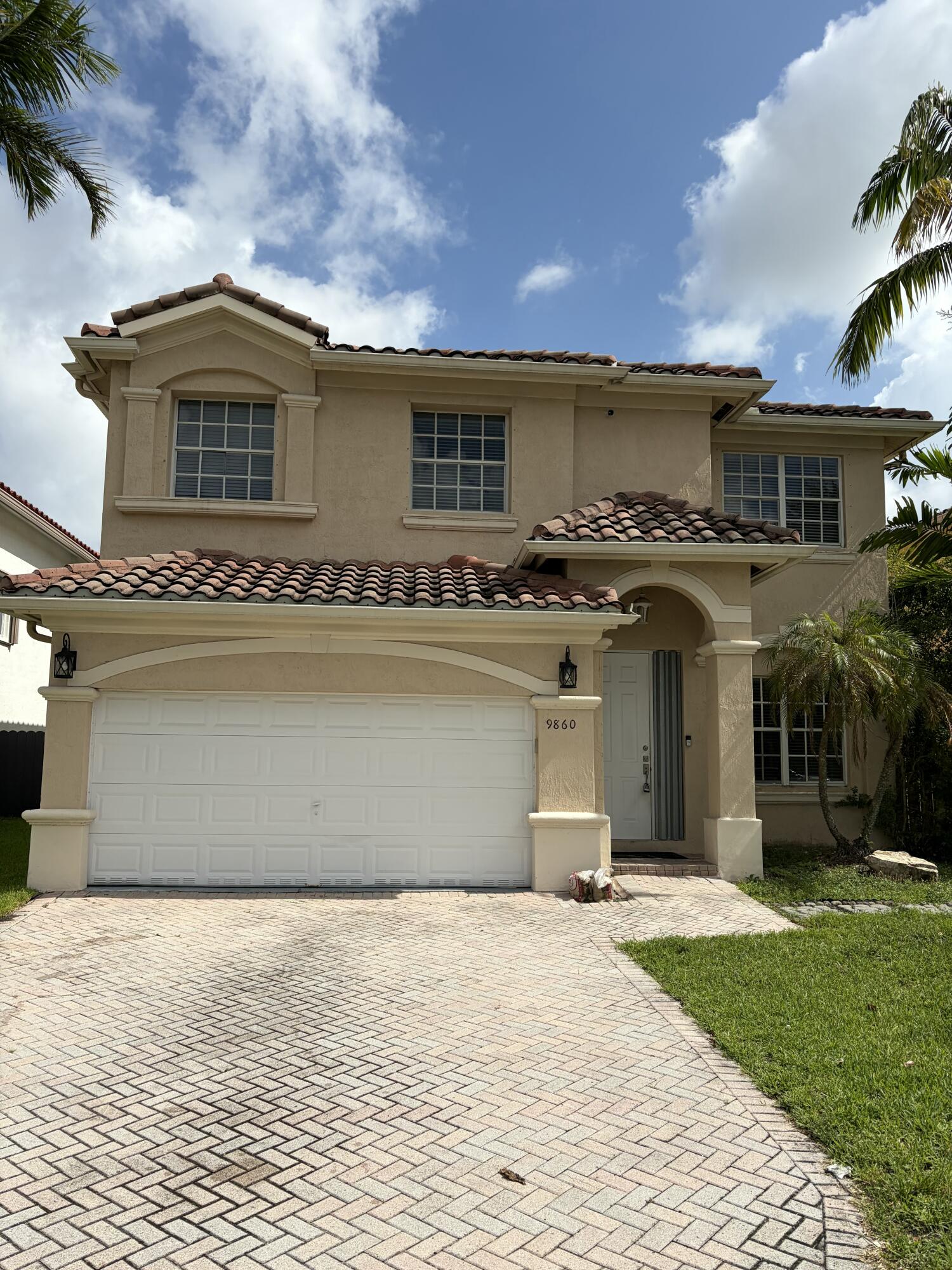 LAKES AT PEMBROKE - Residential Lease