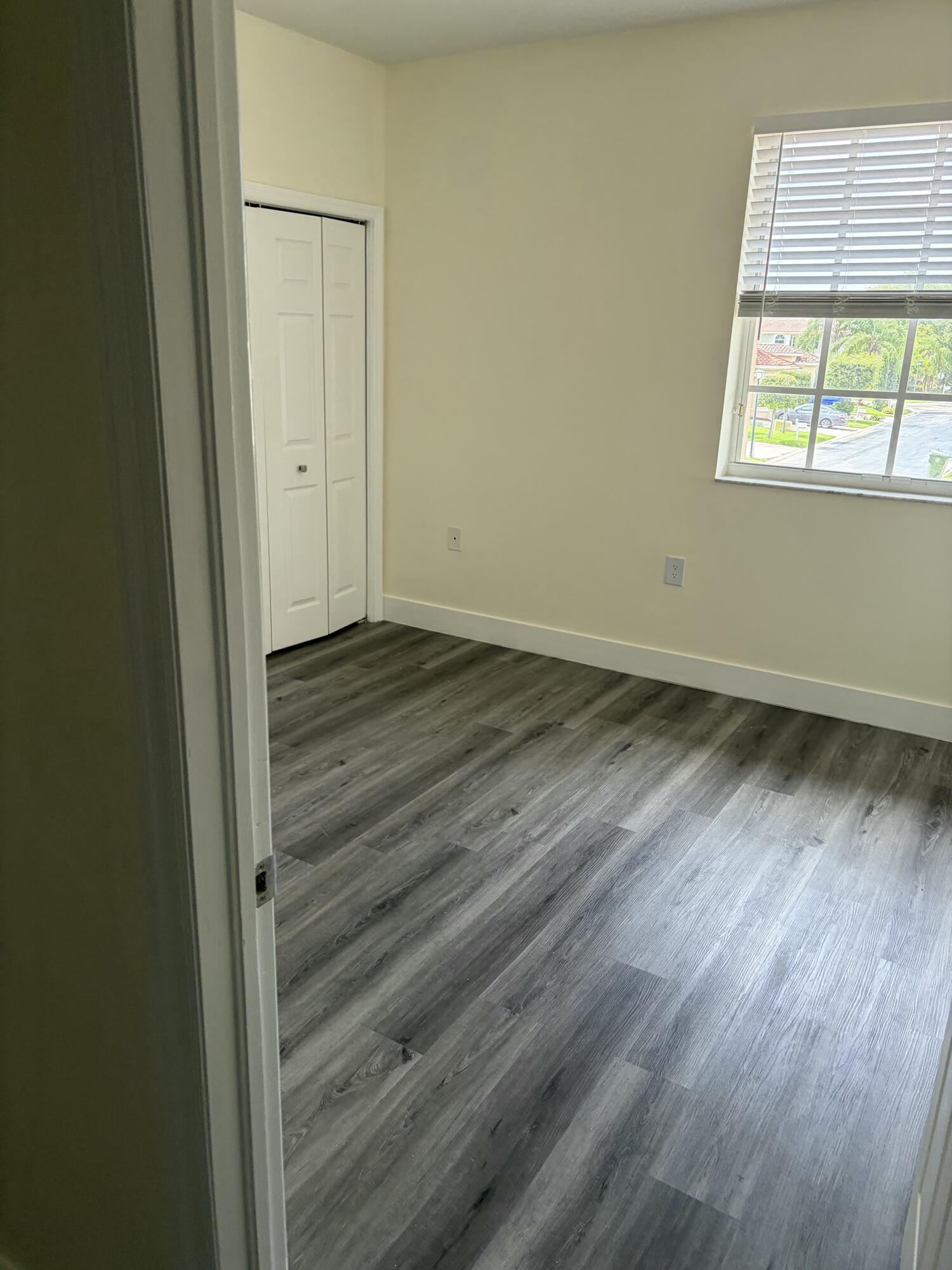 LAKES AT PEMBROKE - Residential Lease